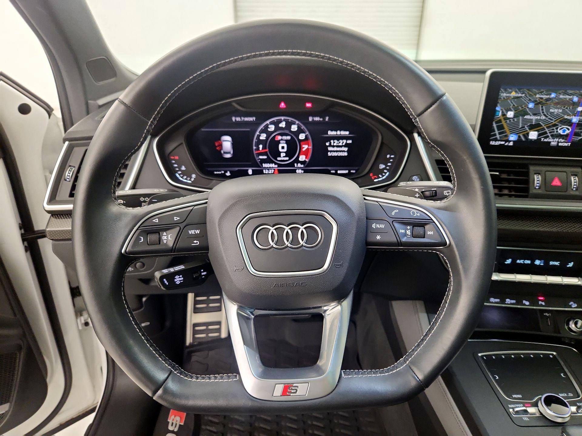 Thumbnail: 2020 Audi SQ5 - 10