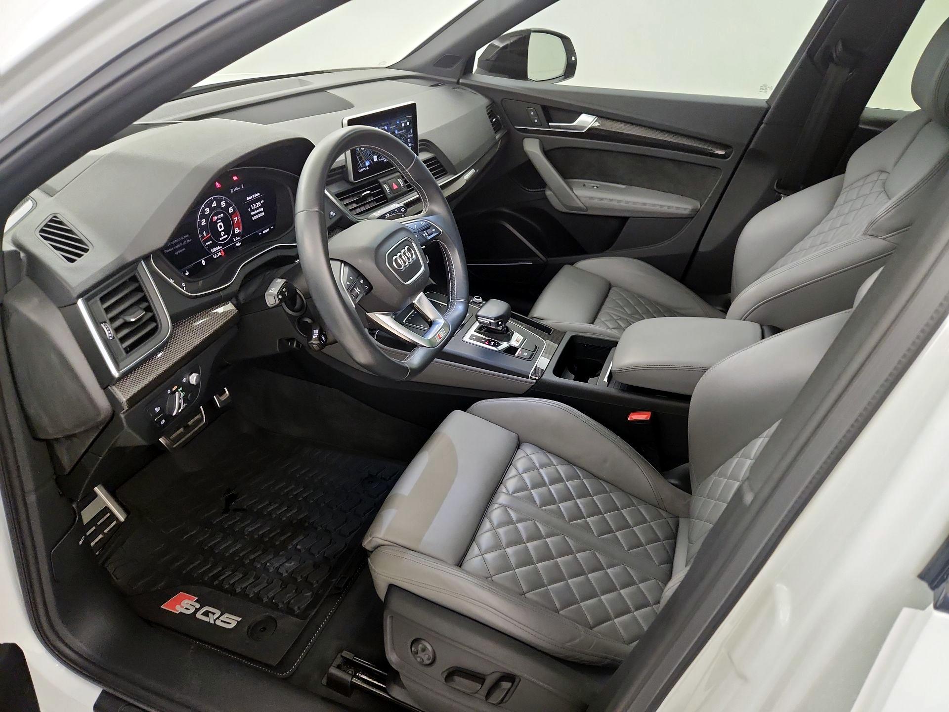 Thumbnail: 2020 Audi SQ5 - 11