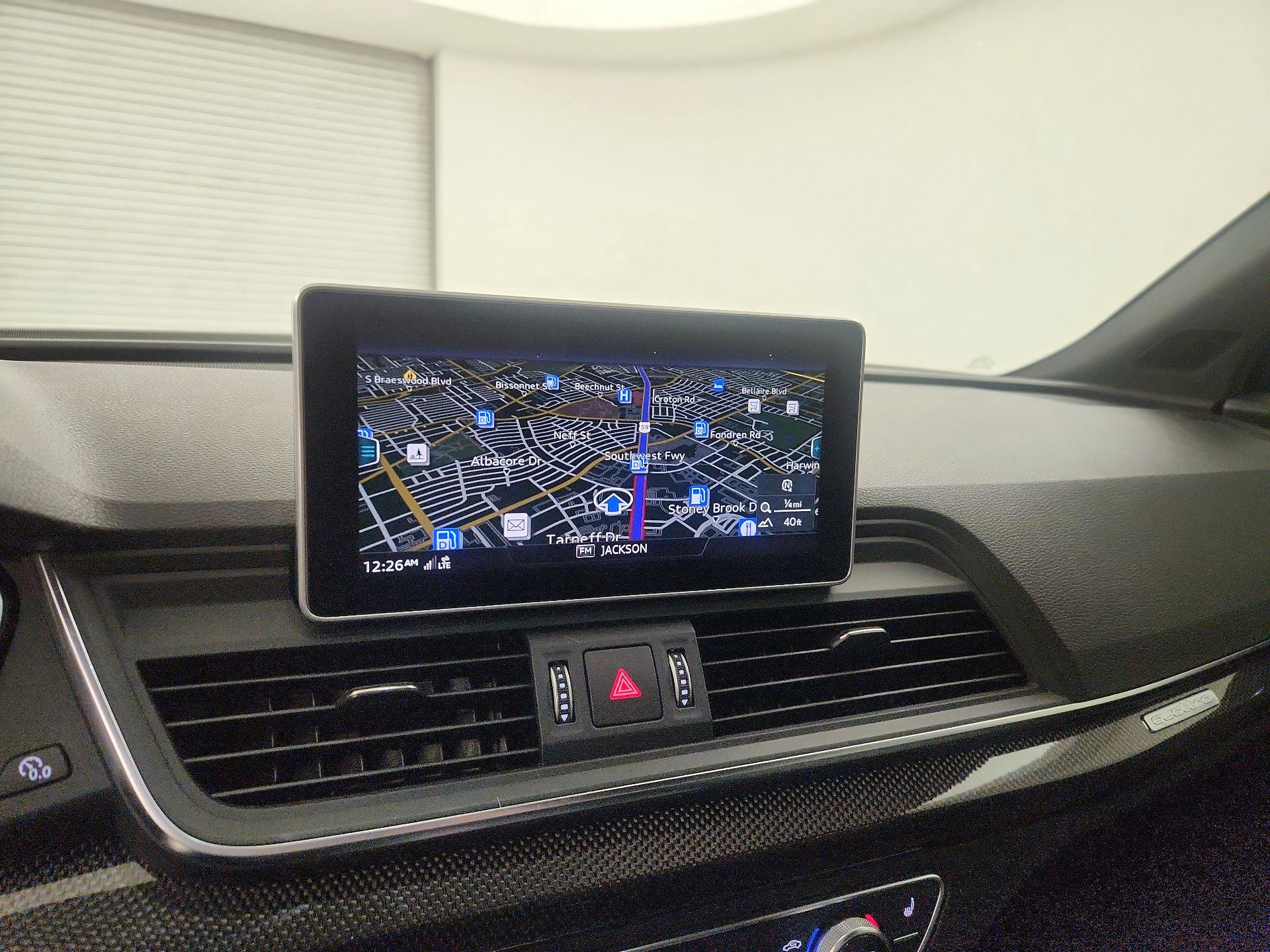 Thumbnail: 2020 Audi SQ5 - 14