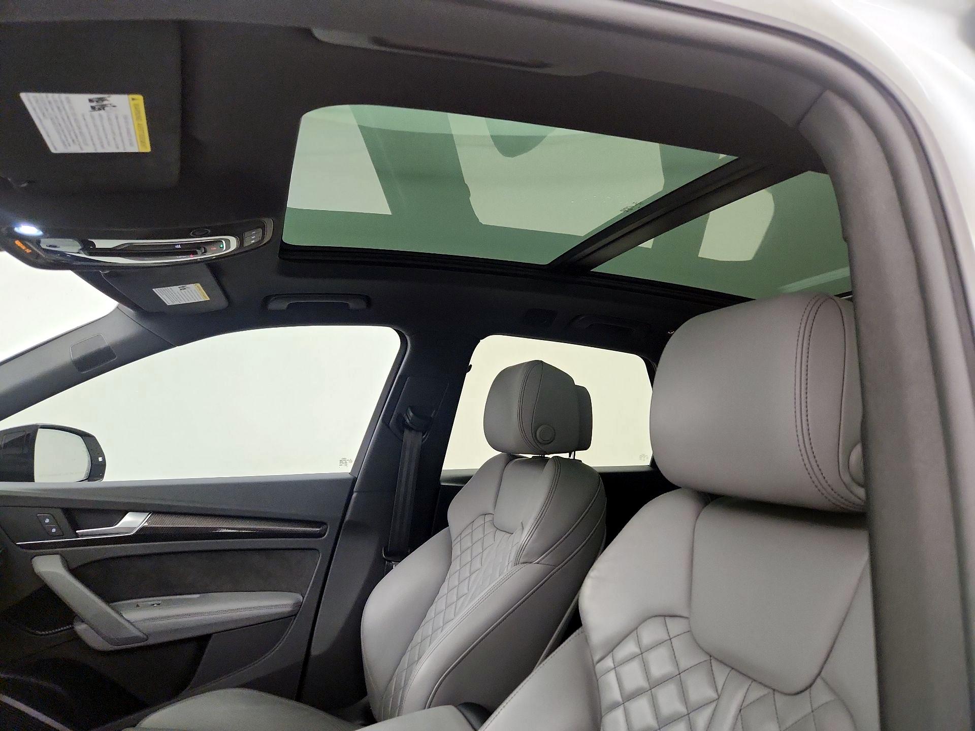Thumbnail: 2020 Audi SQ5 - 20