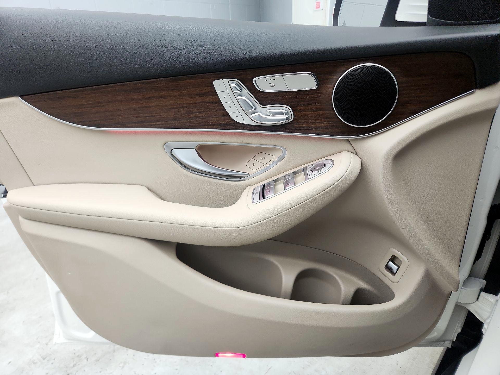 Thumbnail: 2022 Mercedes-Benz GLC - 12