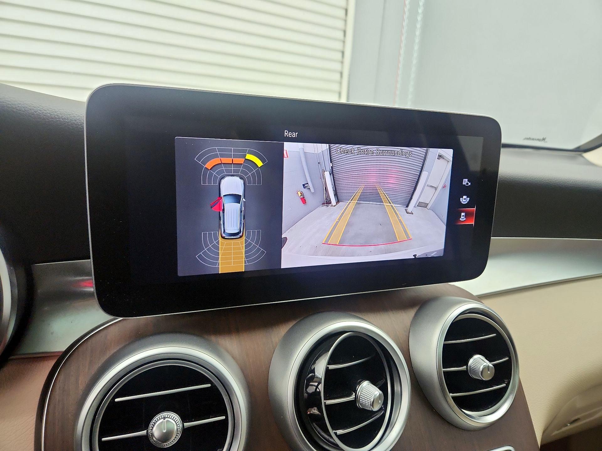 Thumbnail: 2022 Mercedes-Benz GLC - 14