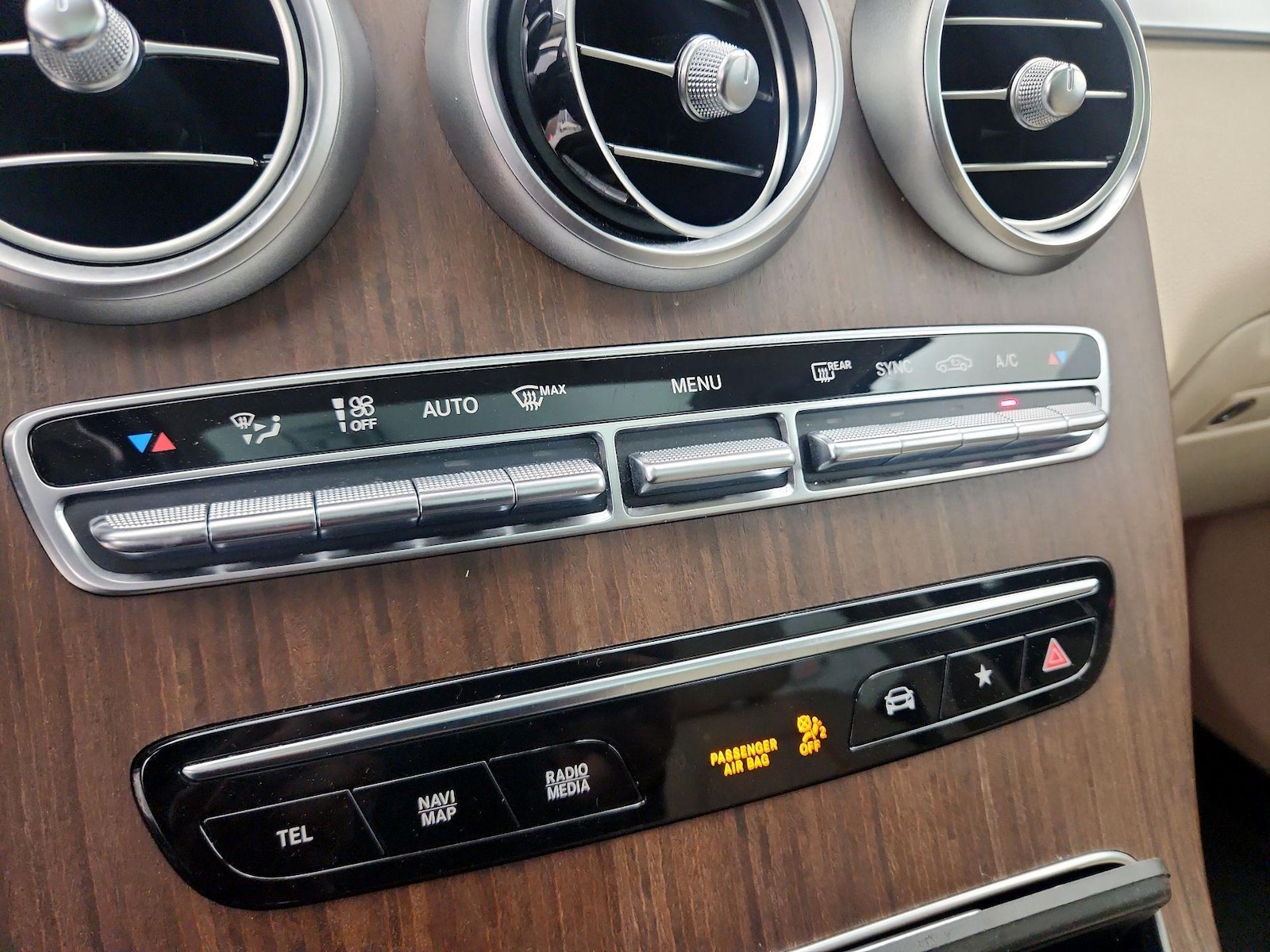 2022 Mercedes-Benz GLC GLC300 - Photo 17