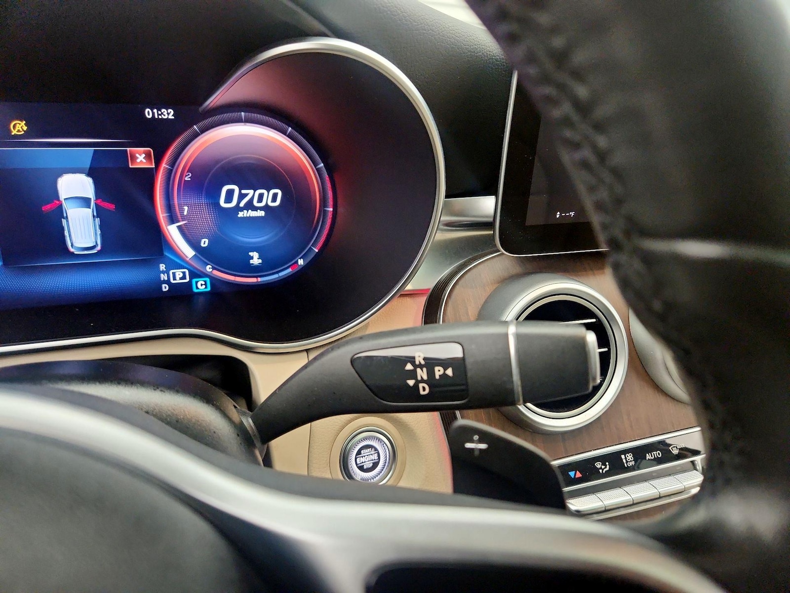 2022 Mercedes-Benz GLC GLC300 - Photo 18