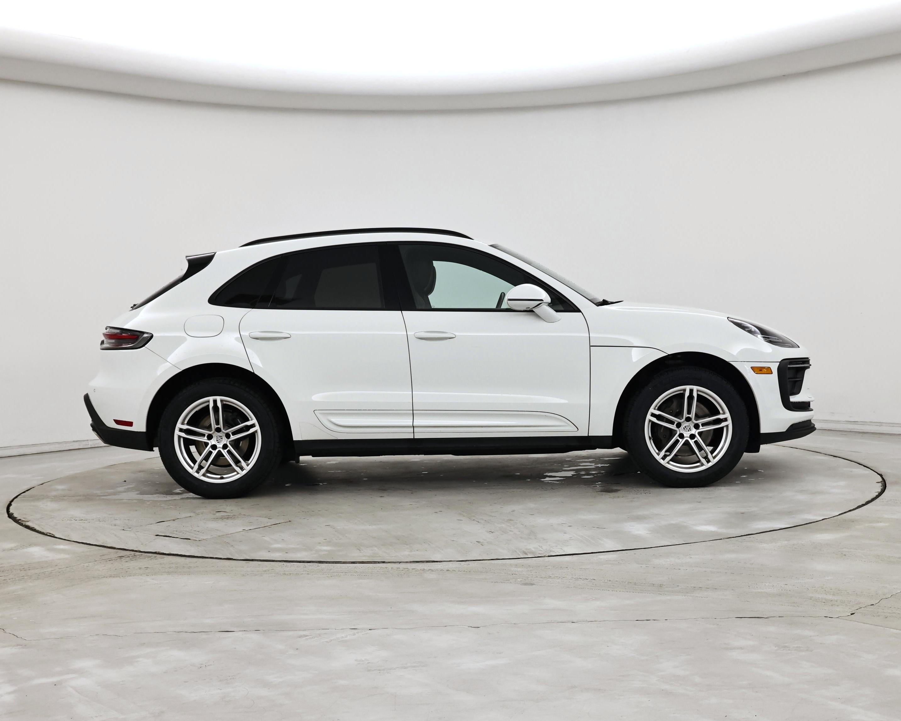 Thumbnail: 2022 Porsche Macan - 7
