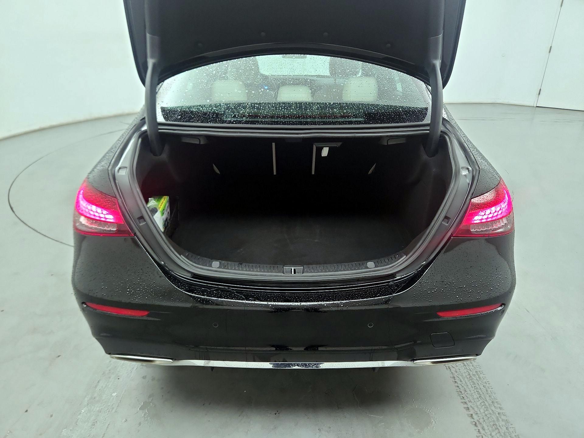 Thumbnail: 2022 Mercedes-Benz E-Class - 19