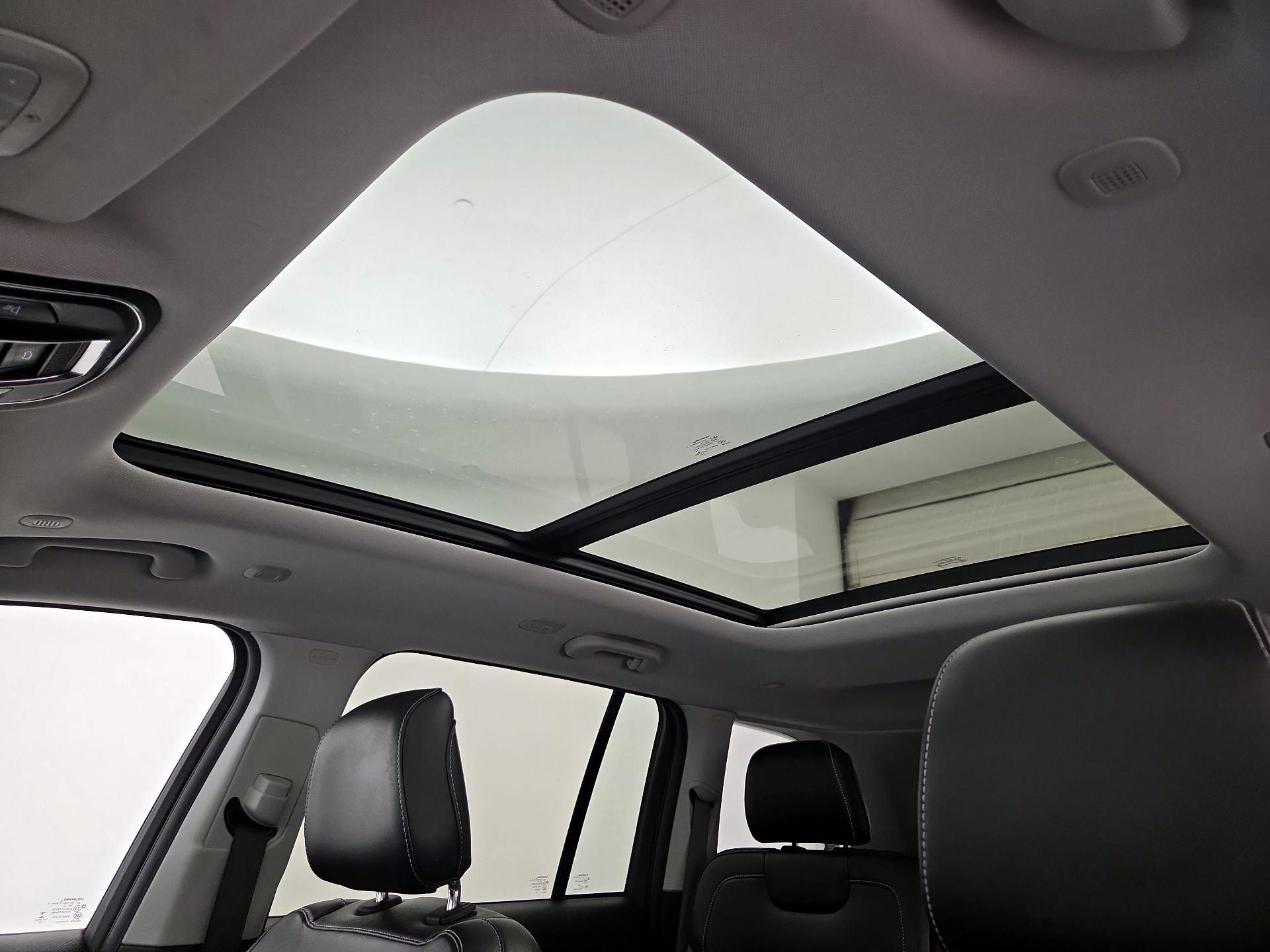 Thumbnail: 2022 Jeep Grand Cherokee - 19