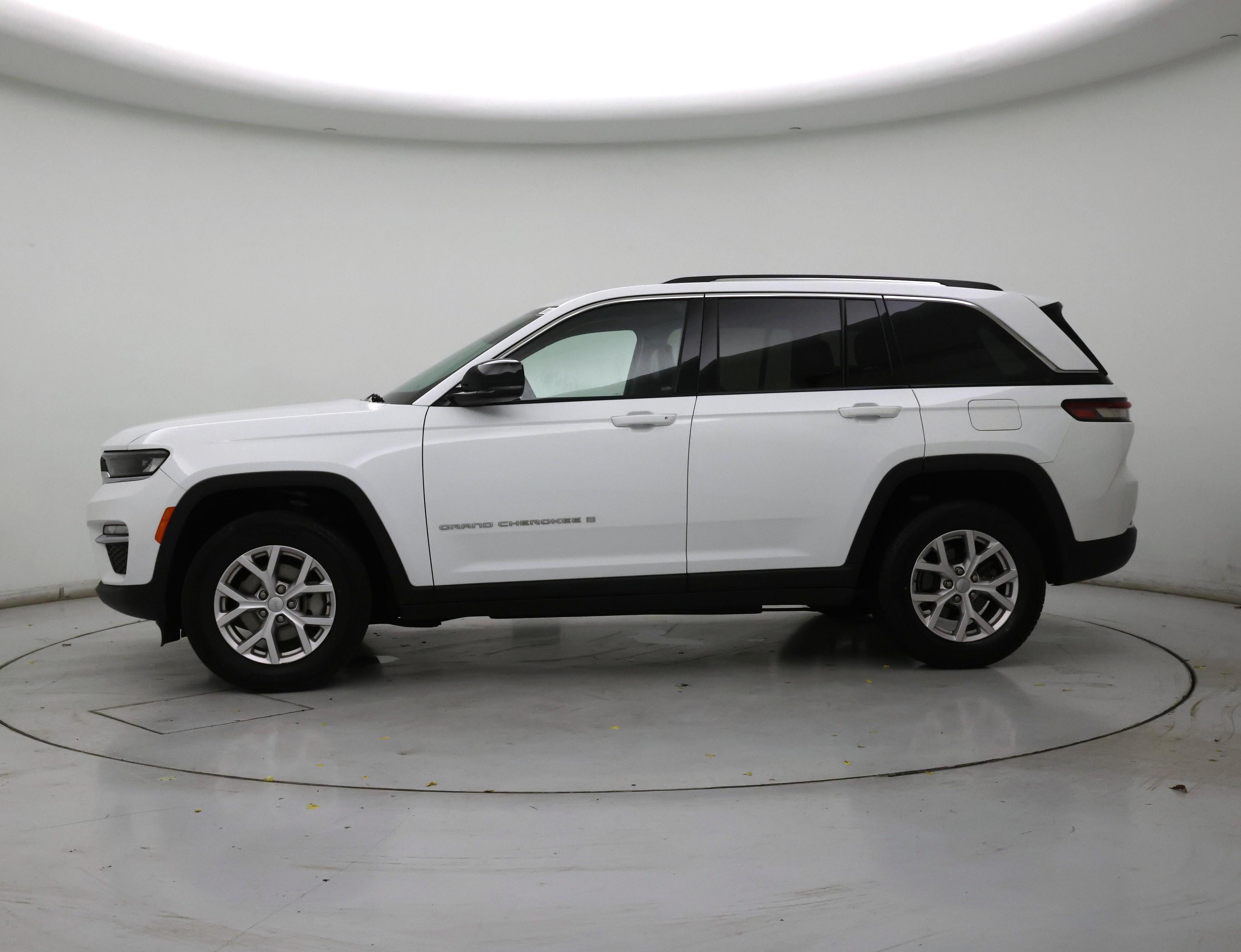 Thumbnail: 2022 Jeep Grand Cherokee - 3