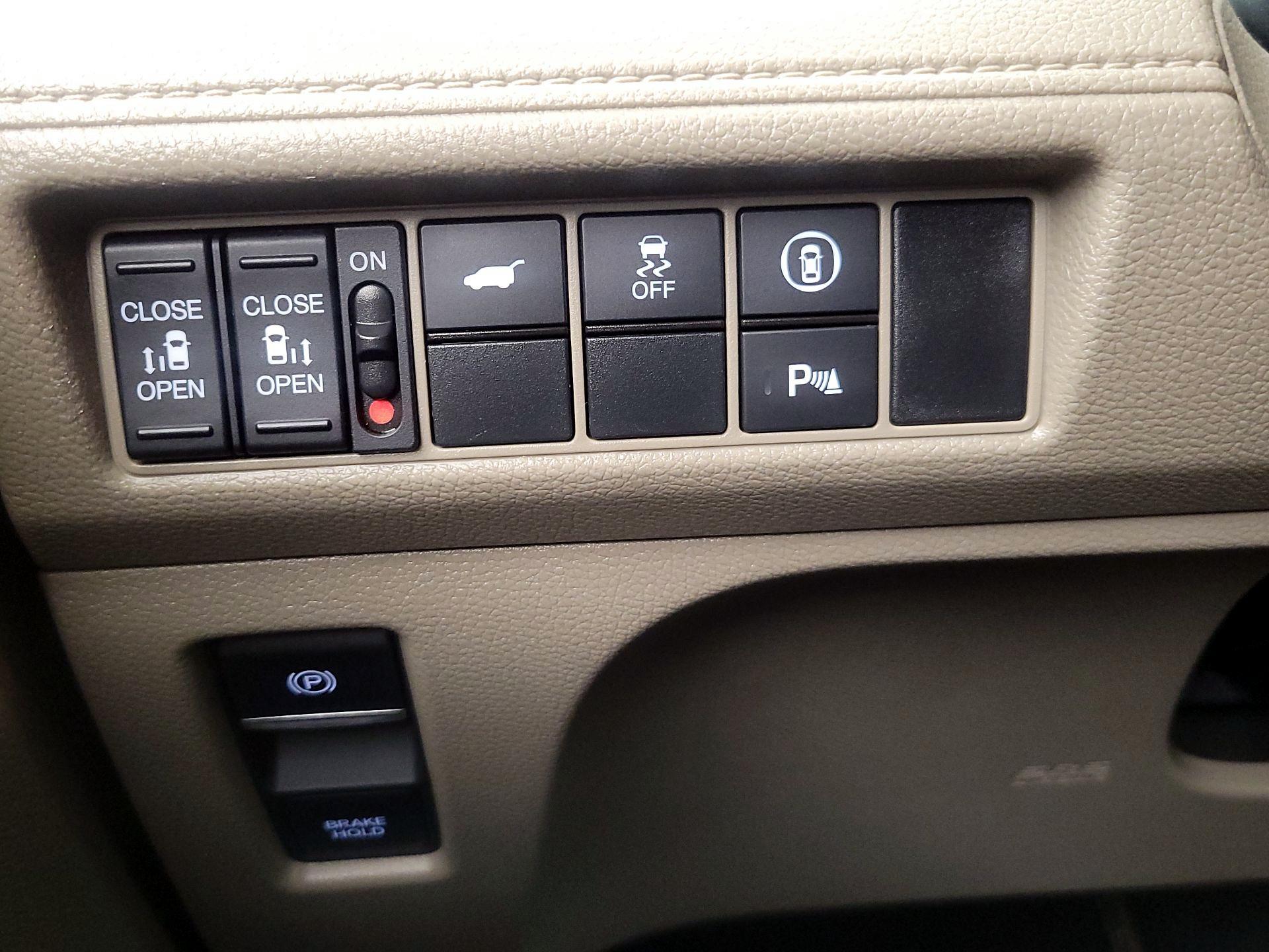 Thumbnail: 2023 Honda Odyssey - 13