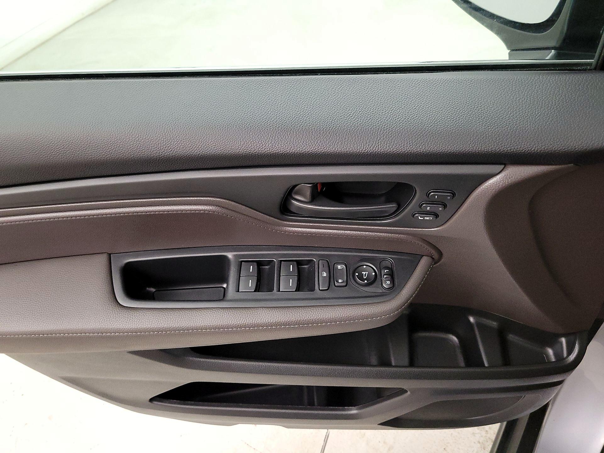 Thumbnail: 2022 Honda Odyssey - 12