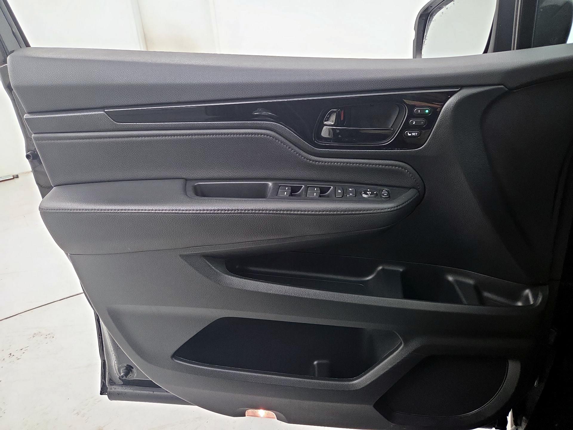 Thumbnail: 2023 Honda Odyssey - 12