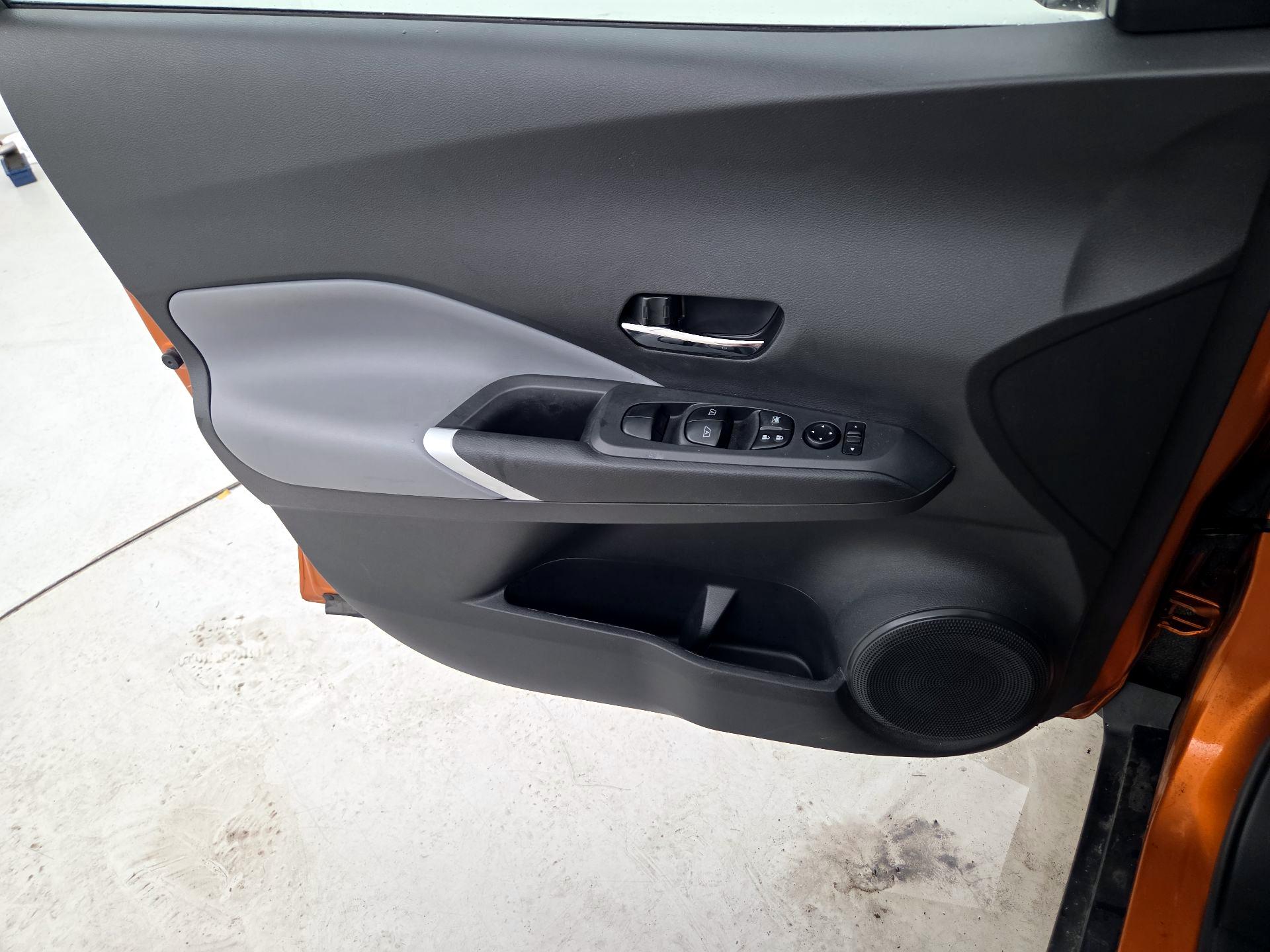 Thumbnail: 2023 Nissan Kicks - 10