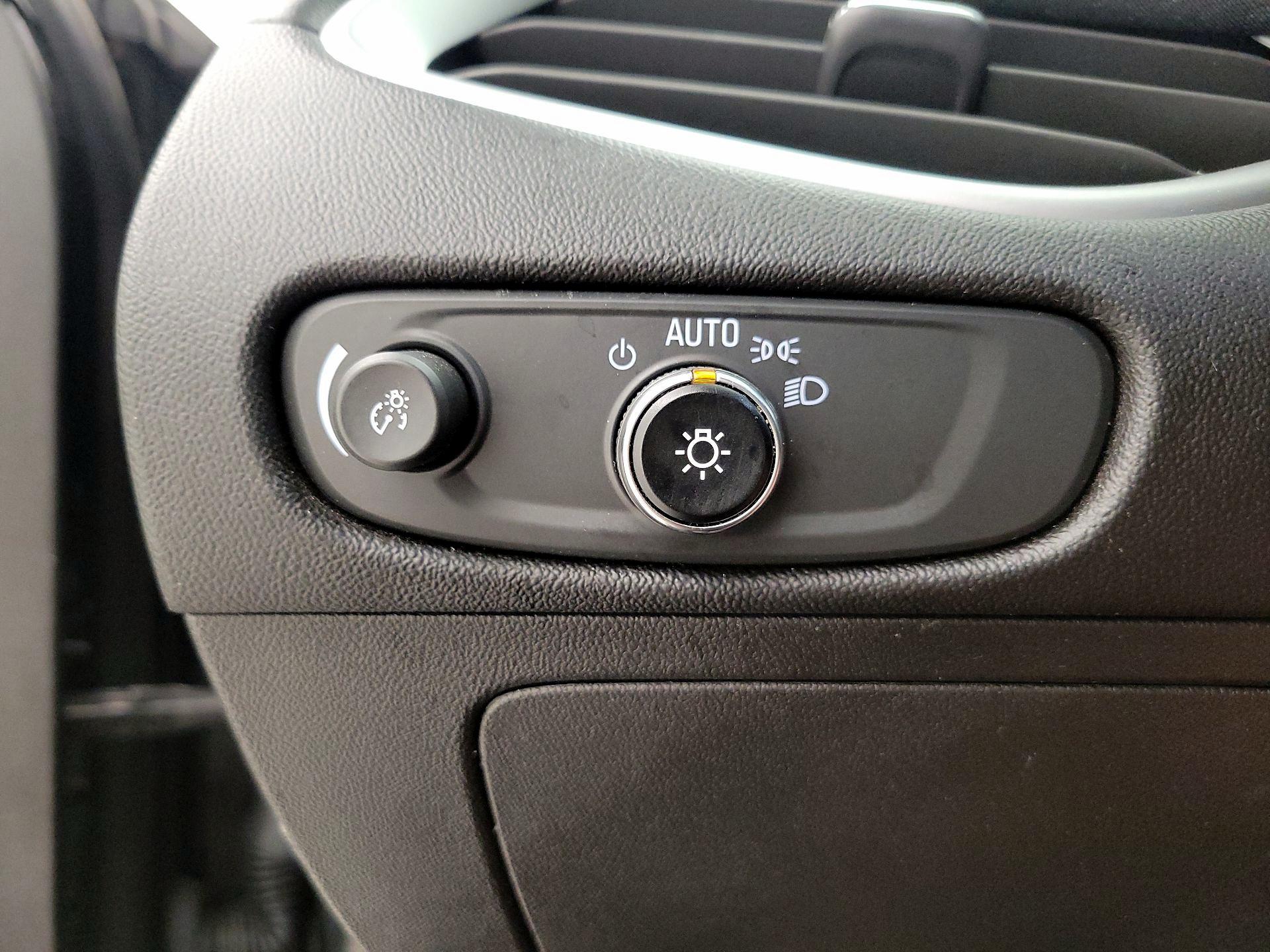 Thumbnail: 2023 Chevrolet Malibu - 11