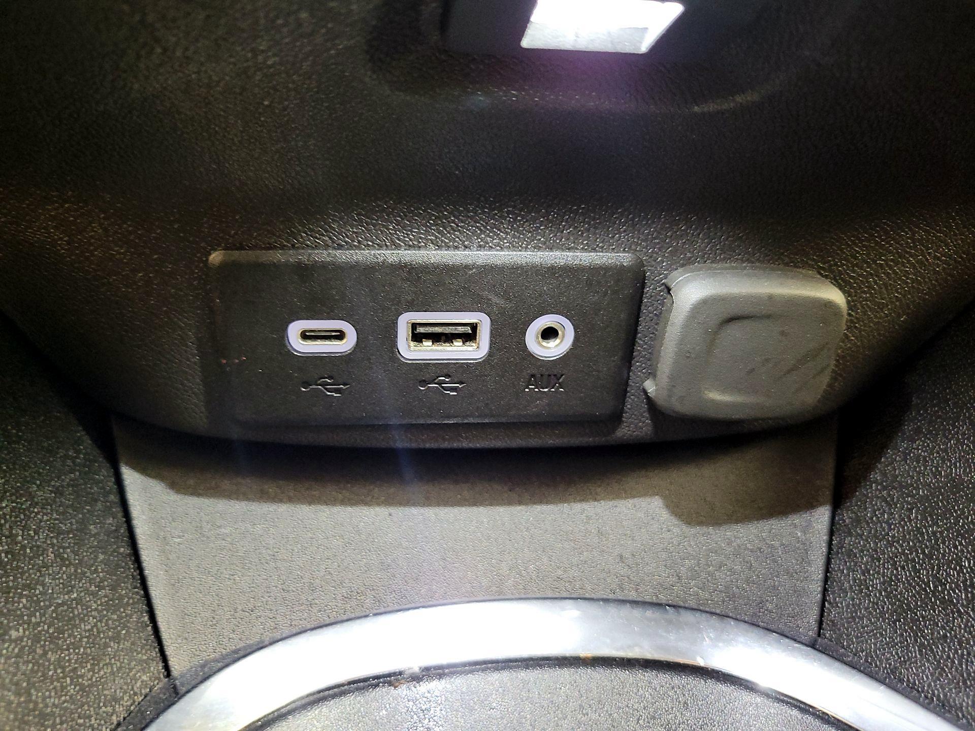 Thumbnail: 2023 Chevrolet Malibu - 16