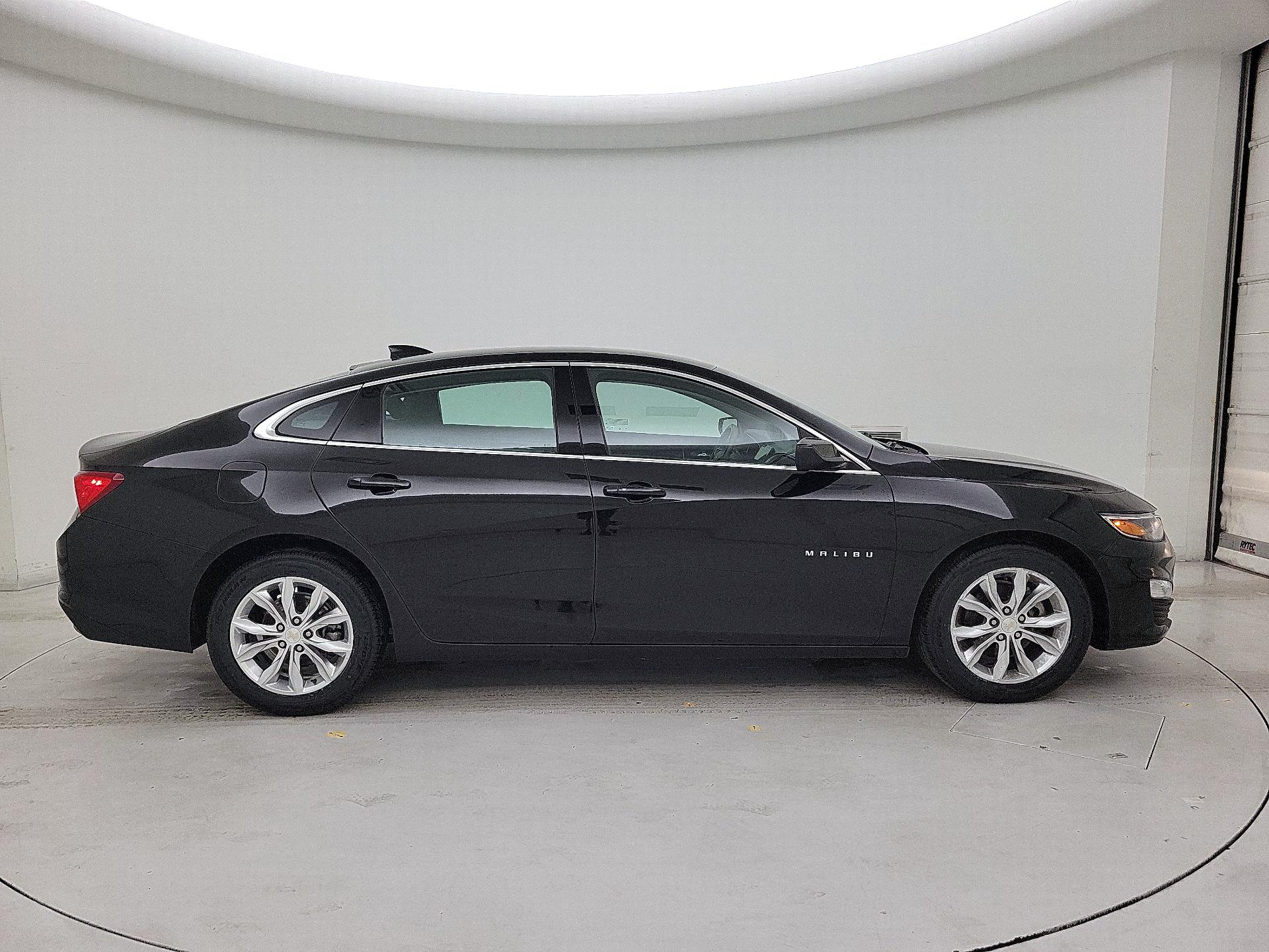 Thumbnail: 2023 Chevrolet Malibu - 4