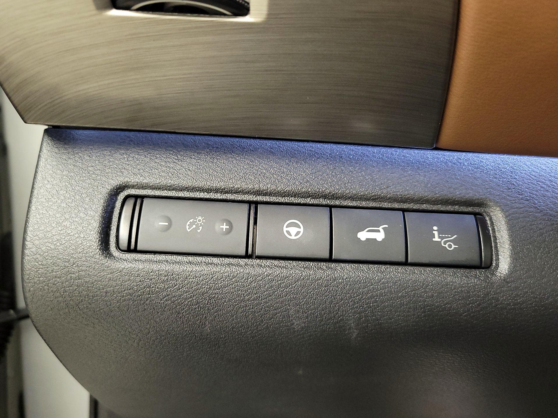 Thumbnail: 2023 Nissan Pathfinder - 13