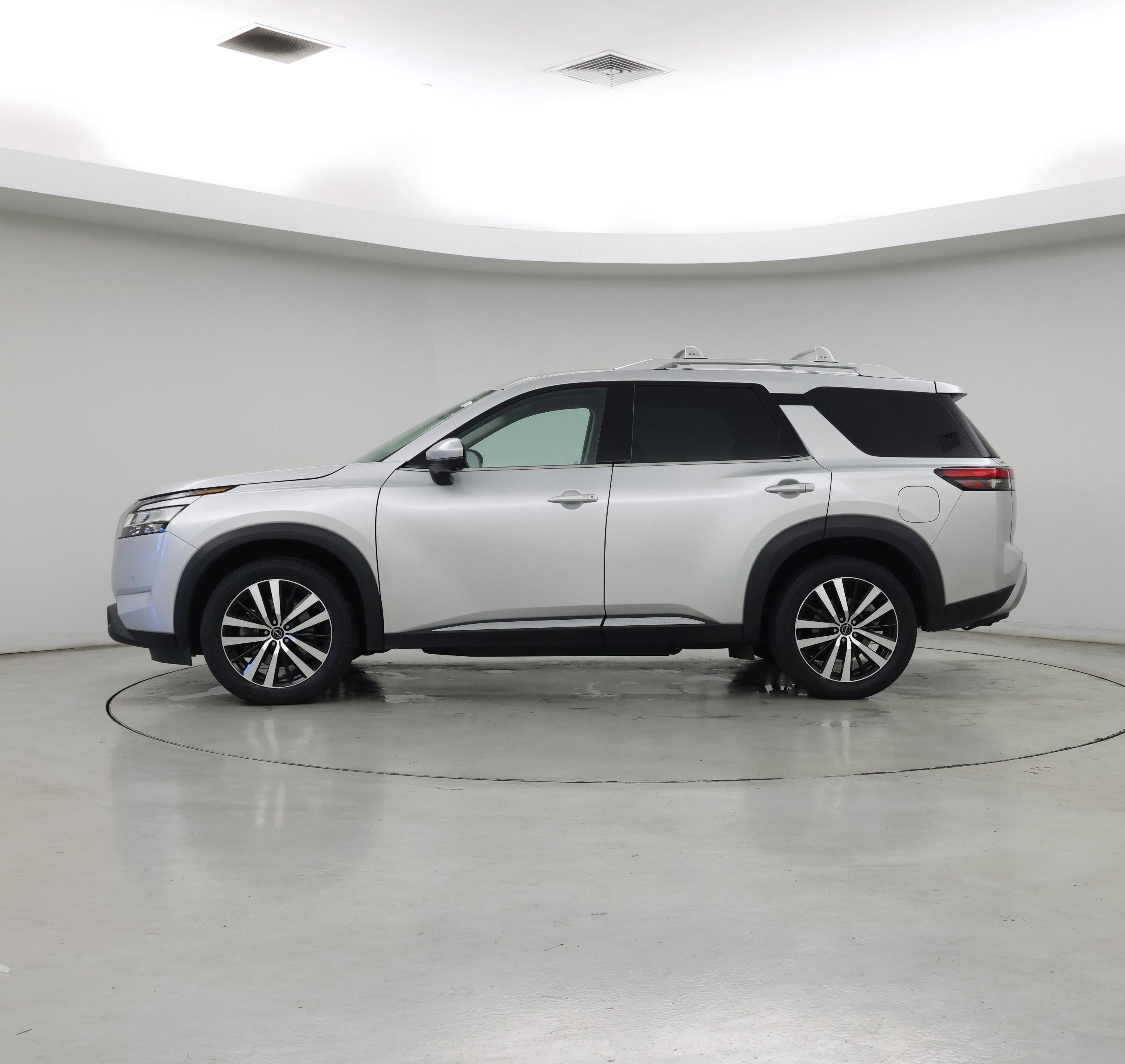 Thumbnail: 2023 Nissan Pathfinder - 3