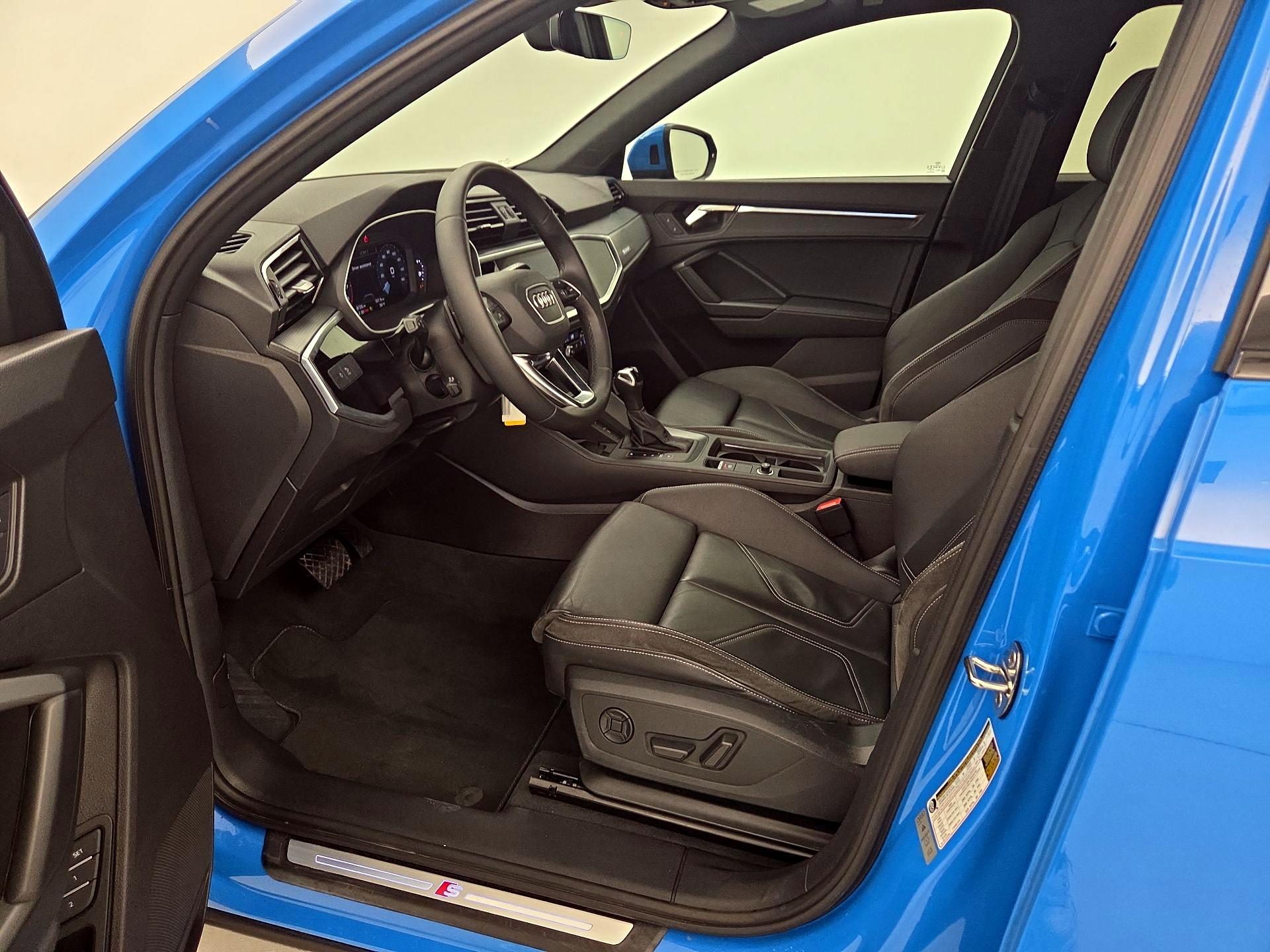 Thumbnail: 2022 Audi Q3 - 11