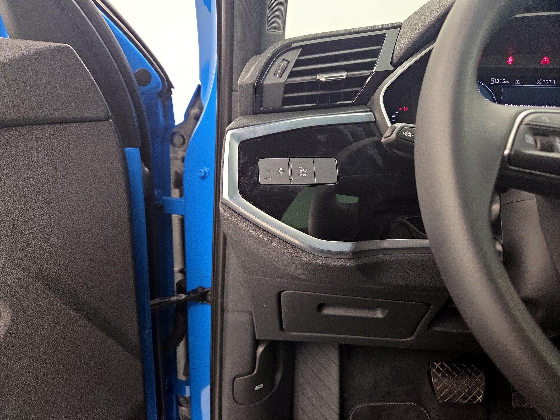 Thumbnail: 2022 Audi Q3 - 13