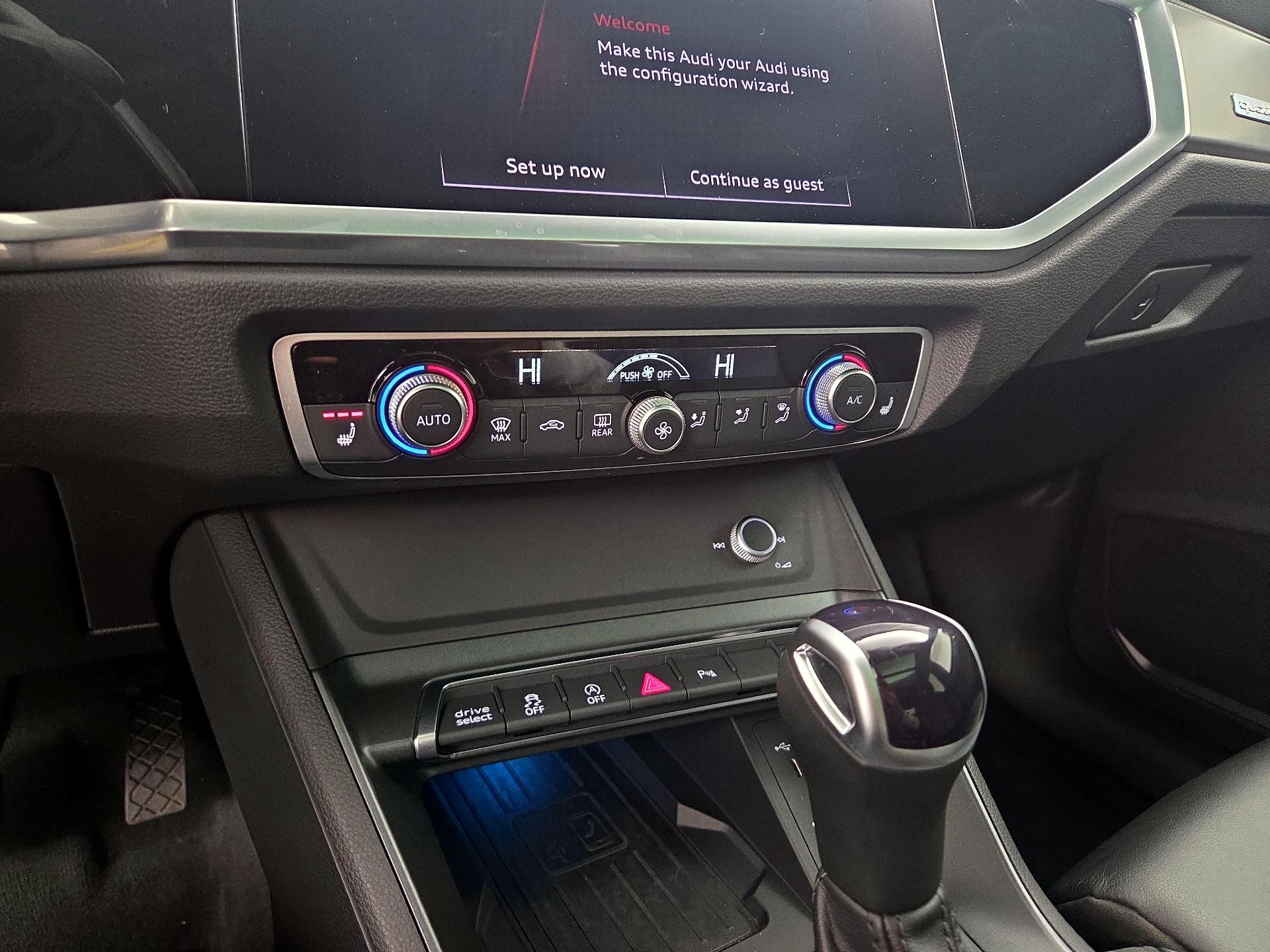 Thumbnail: 2022 Audi Q3 - 16