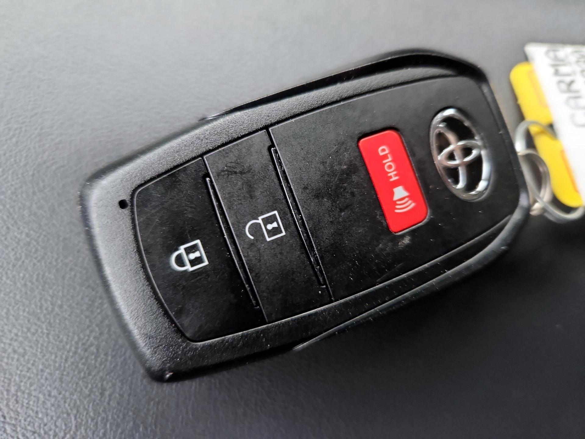 Thumbnail: 2024 Toyota Prius Prime - 19