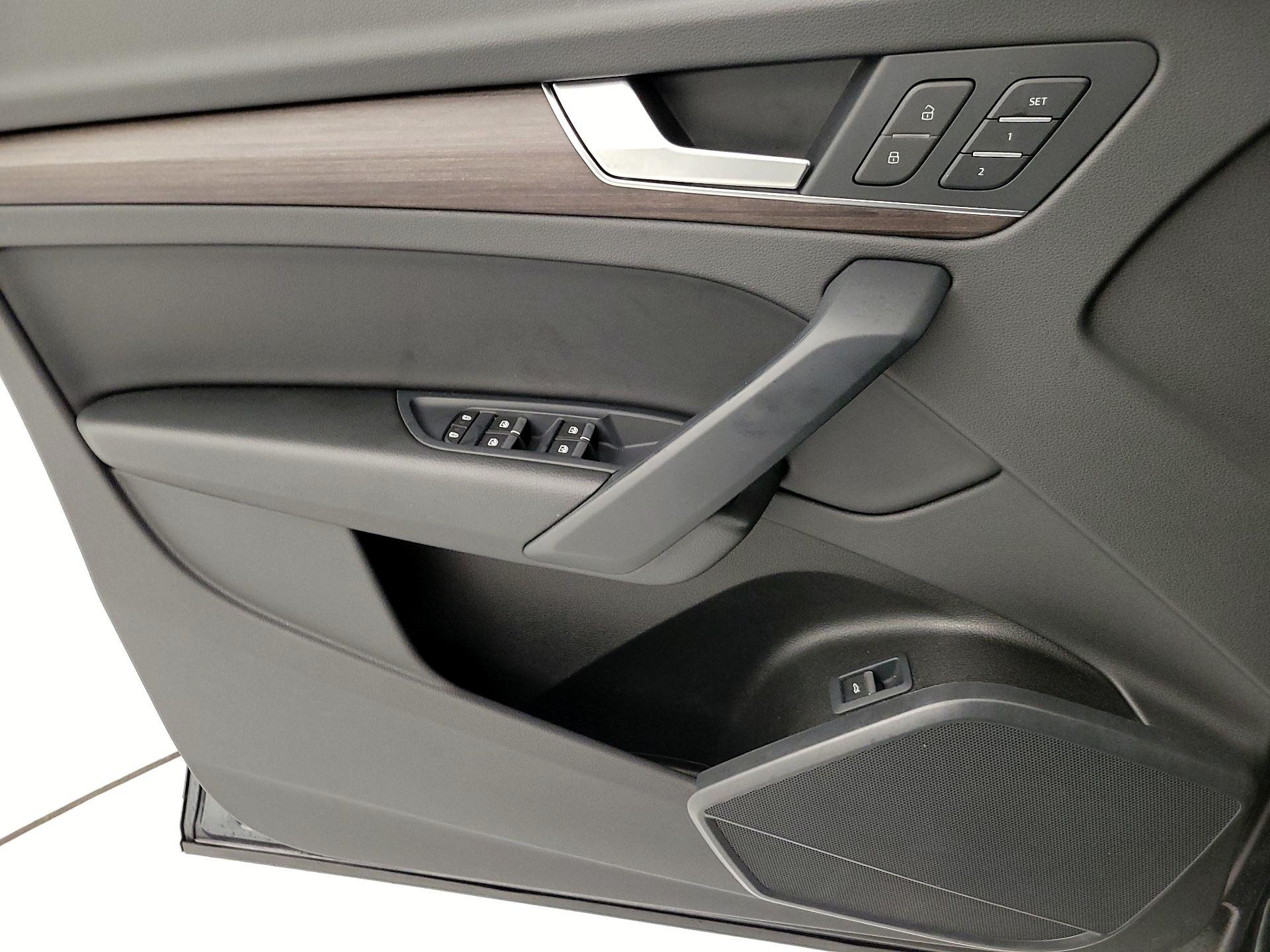 Thumbnail: 2023 Audi Q5 - 12