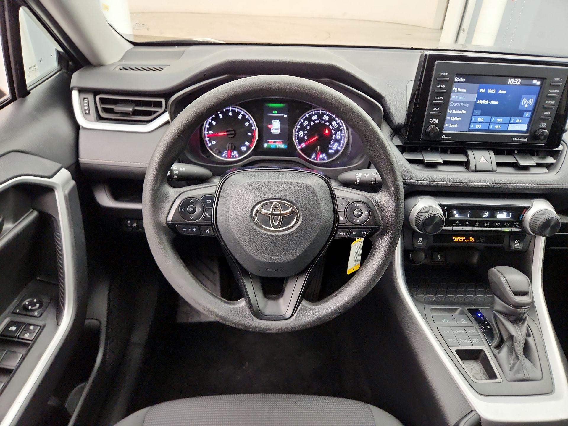Thumbnail: 2021 Toyota RAV4 - 10
