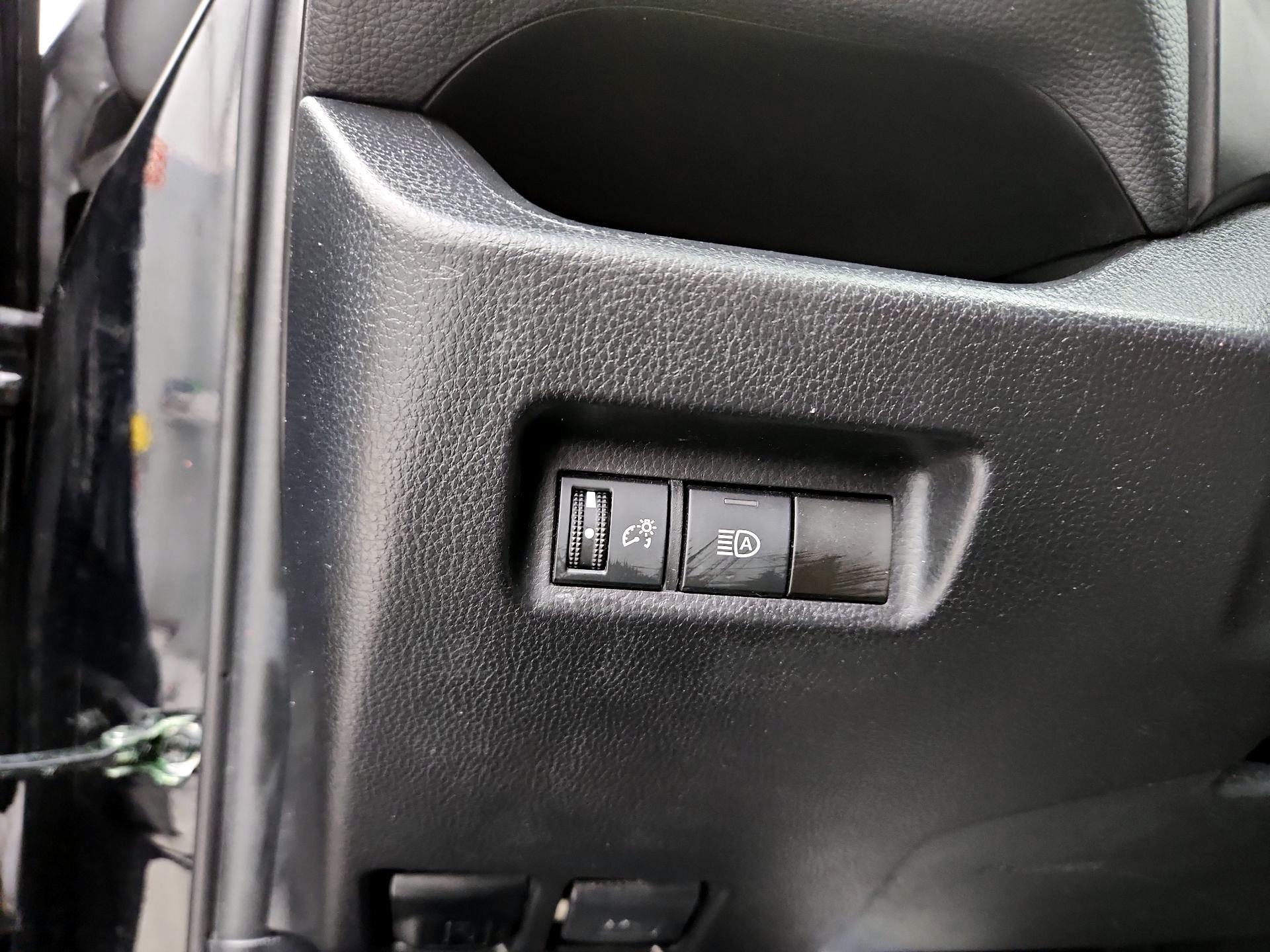 Thumbnail: 2021 Toyota RAV4 - 13