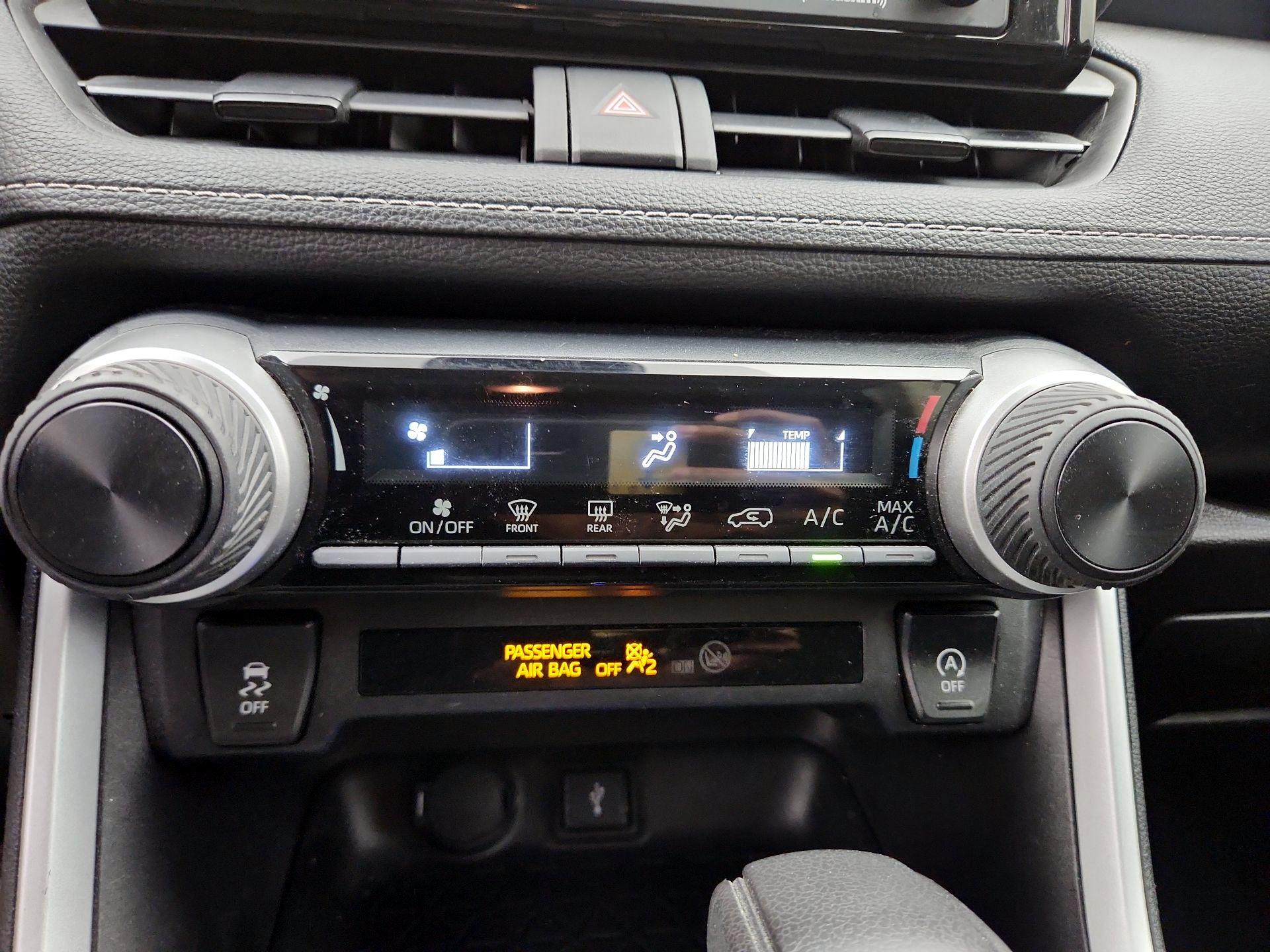 Thumbnail: 2021 Toyota RAV4 - 16