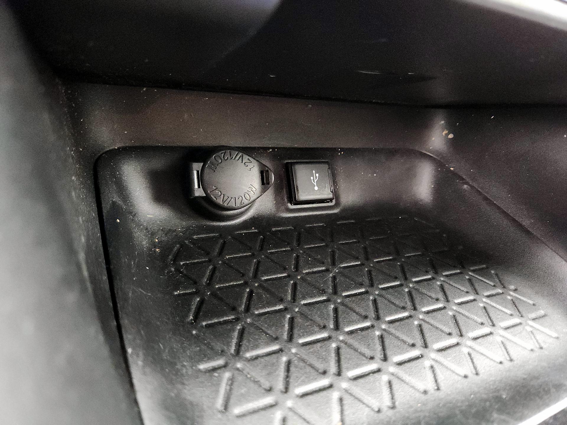 Thumbnail: 2021 Toyota RAV4 - 18