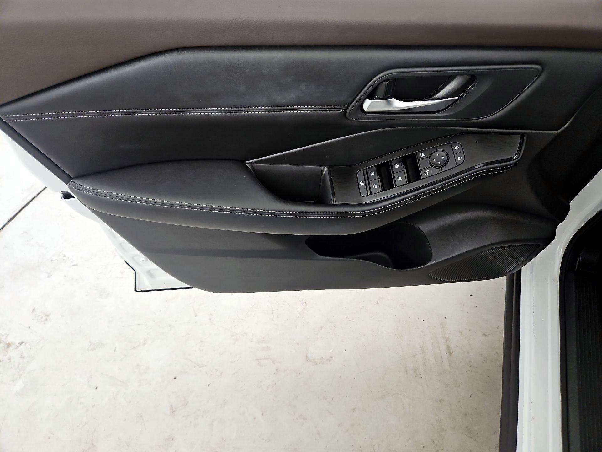 Thumbnail: 2023 Nissan Rogue - 12