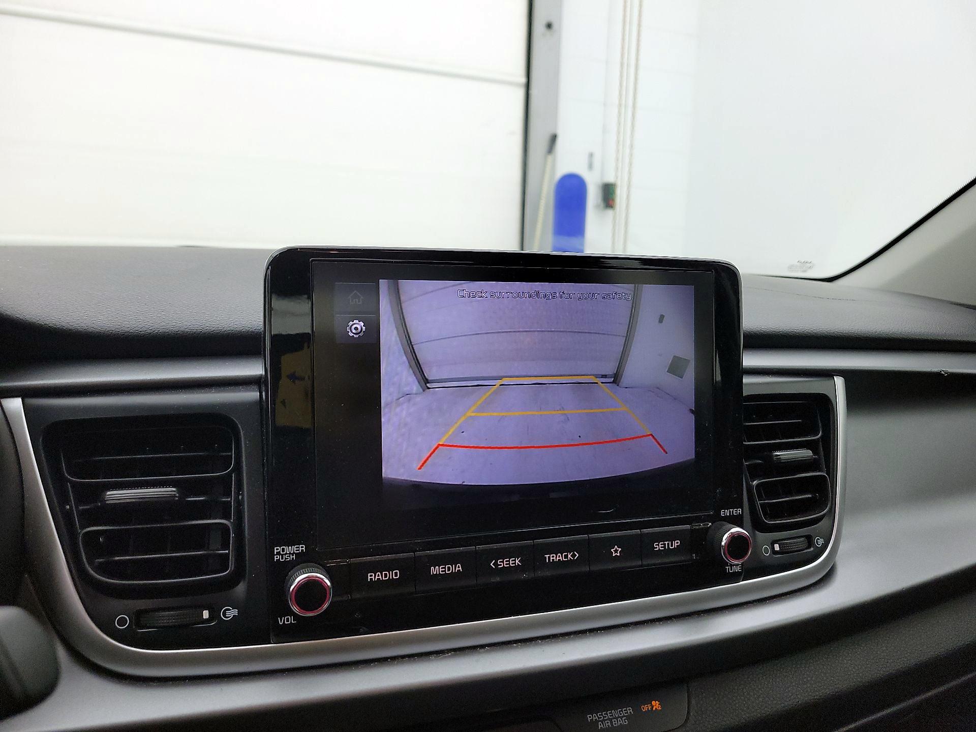 Thumbnail: 2023 Kia Rio - 12