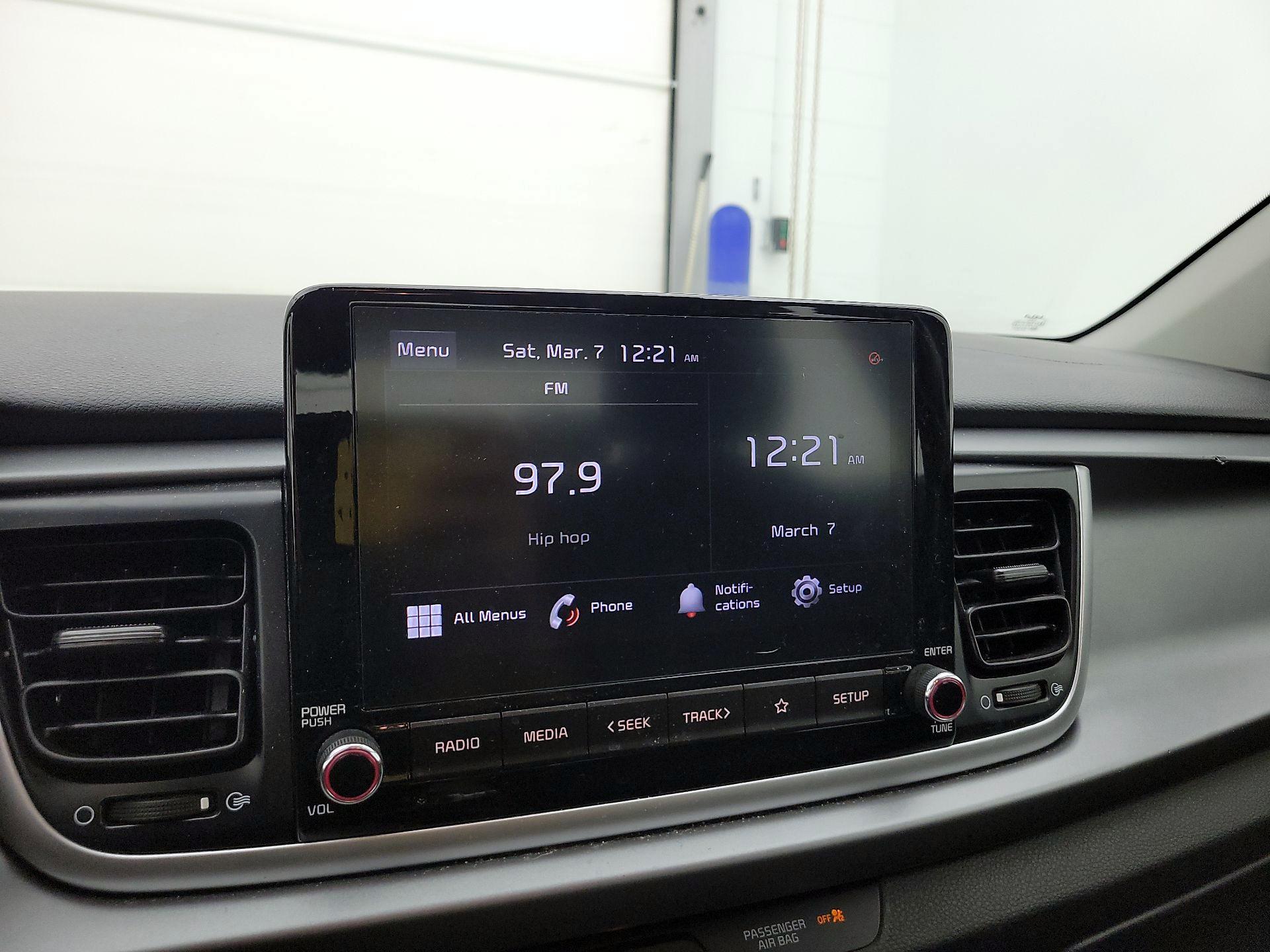 Thumbnail: 2023 Kia Rio - 13