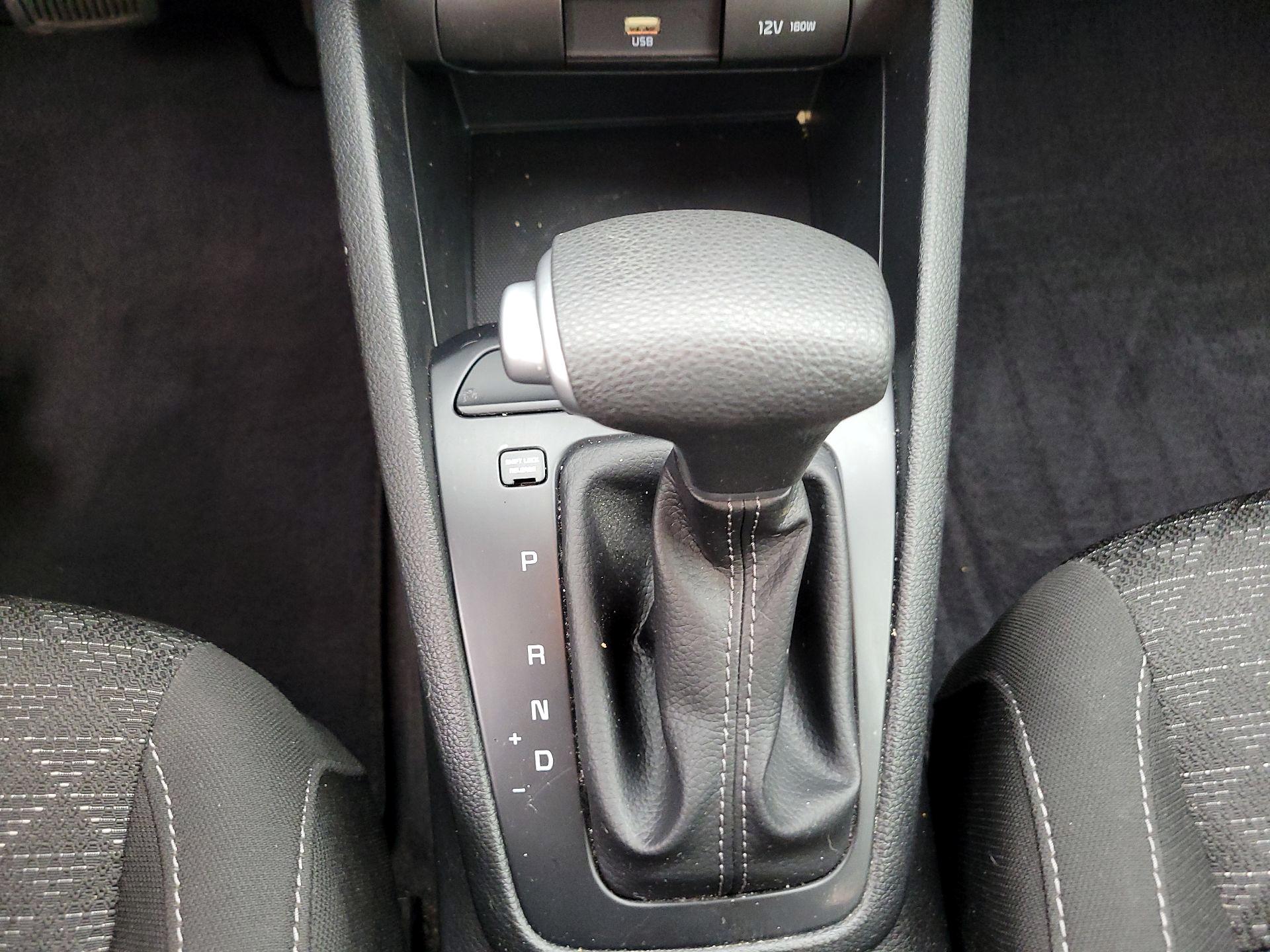 Thumbnail: 2023 Kia Rio - 15