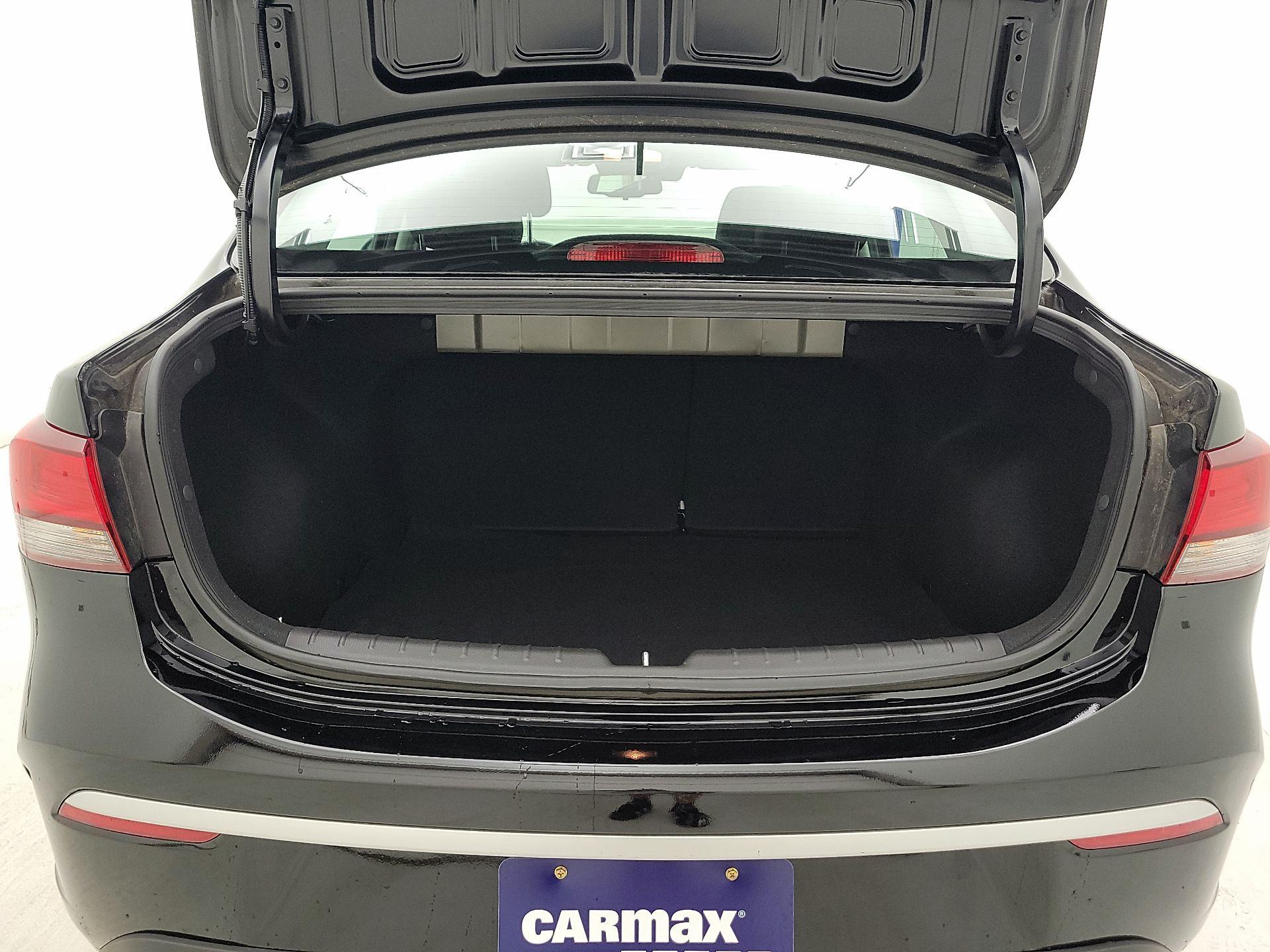 Thumbnail: 2023 Kia Rio - 18