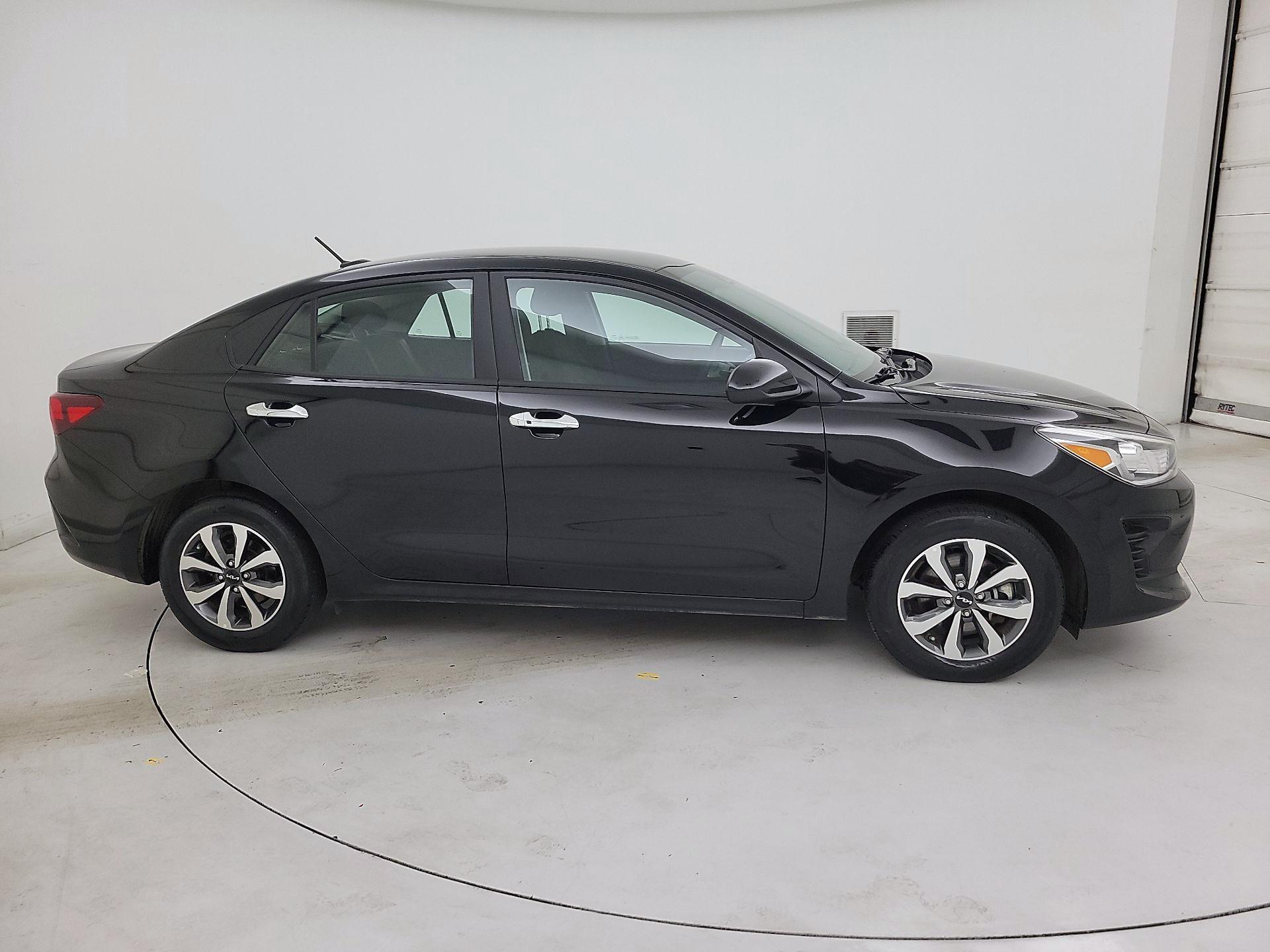 Thumbnail: 2023 Kia Rio - 4