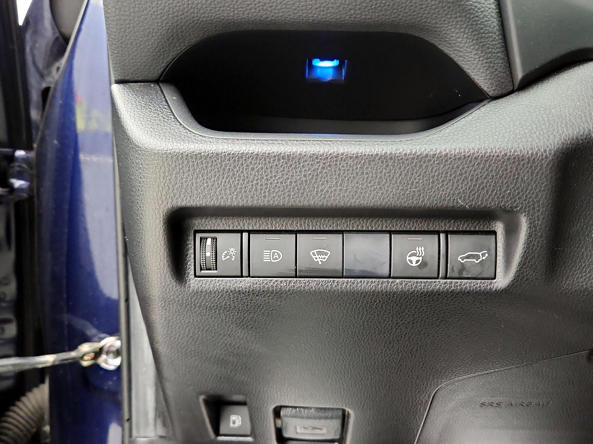 Thumbnail: 2021 Toyota RAV4 - 13