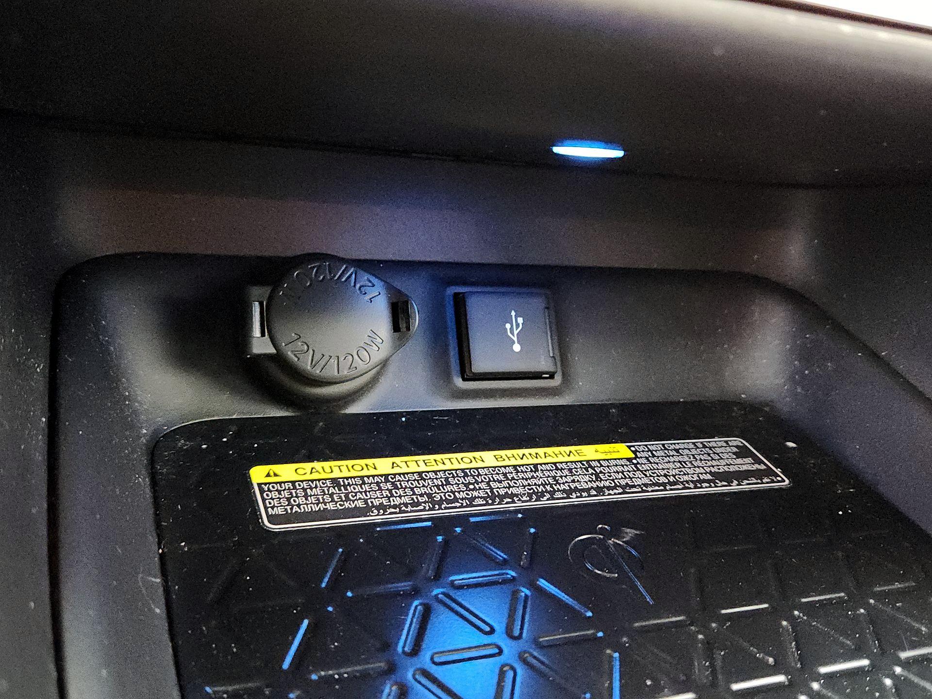 Thumbnail: 2021 Toyota RAV4 - 18