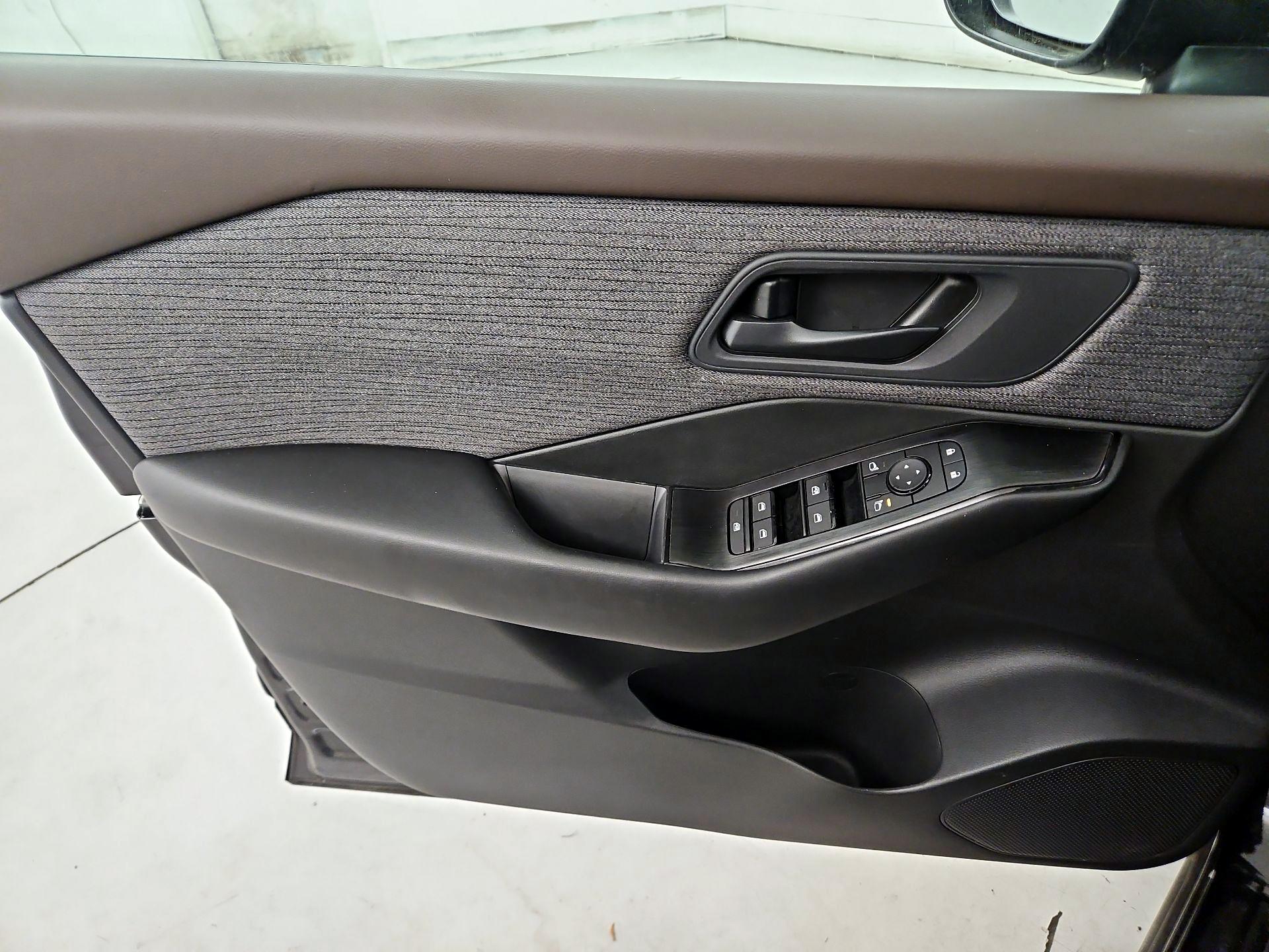 Thumbnail: 2023 Nissan Rogue - 12