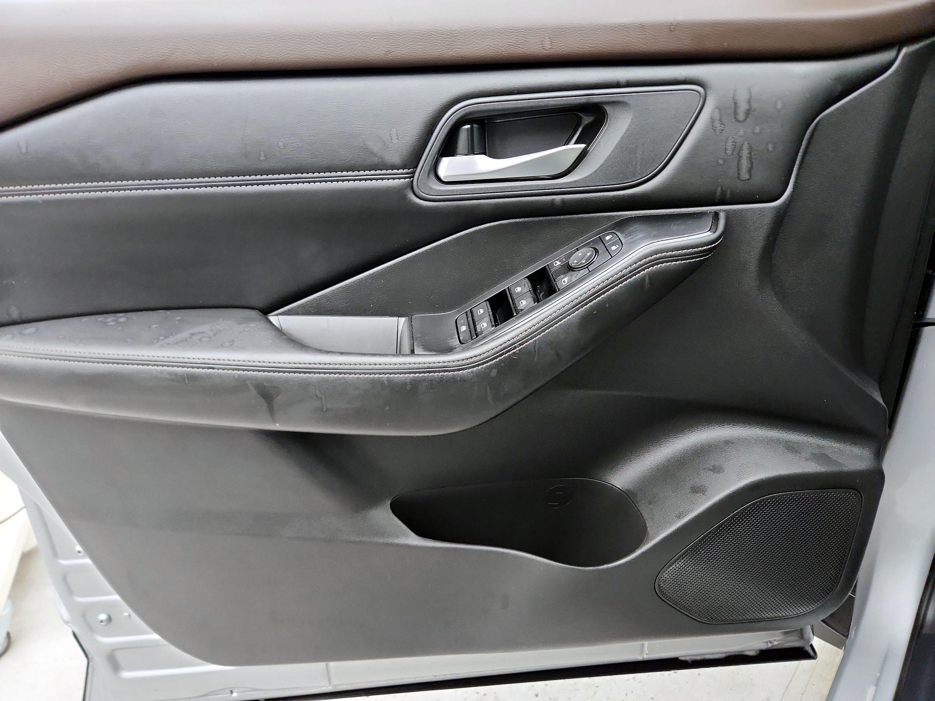 Thumbnail: 2023 Nissan Rogue - 12