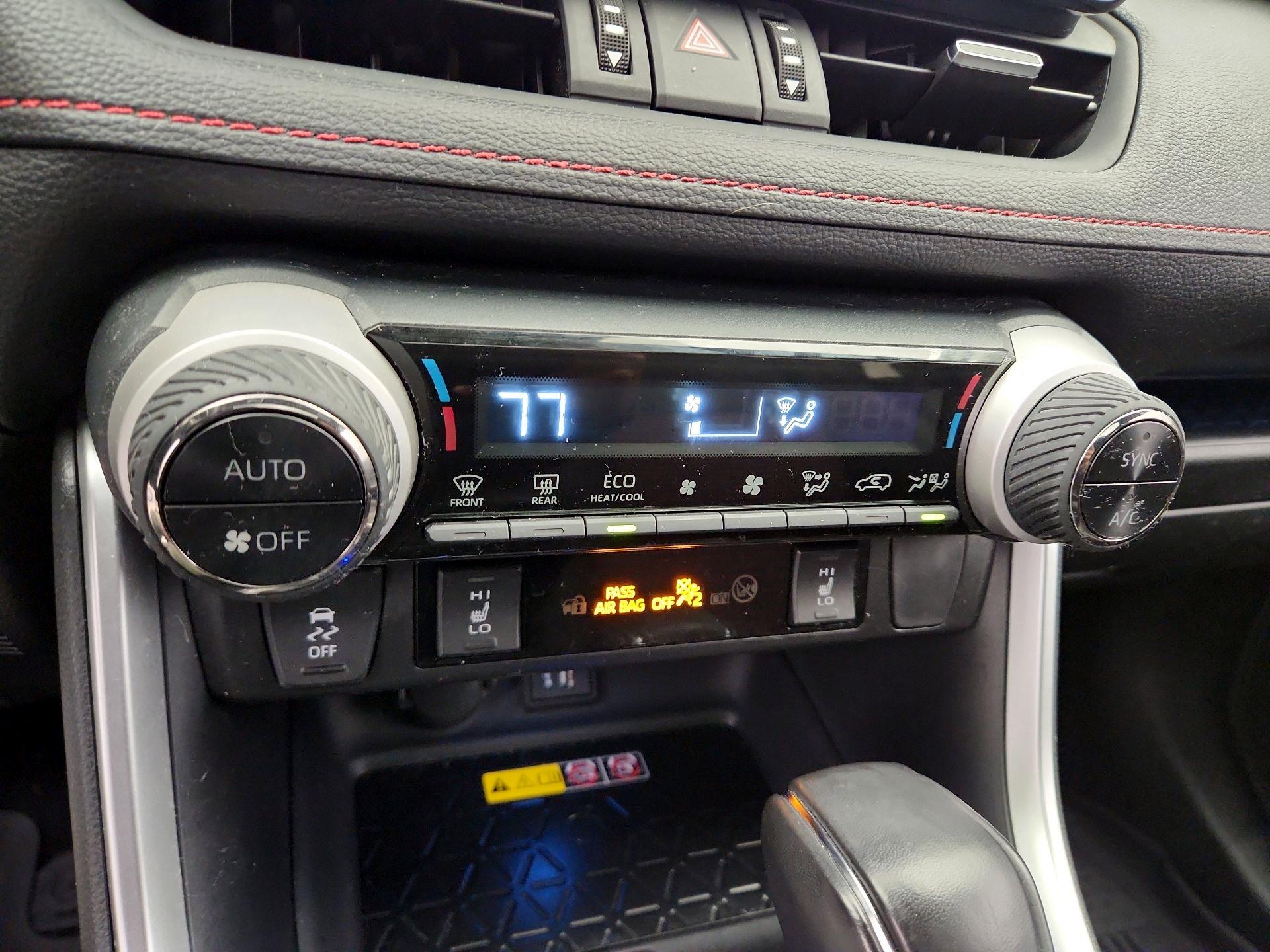 Thumbnail: 2023 Toyota RAV4 - 16