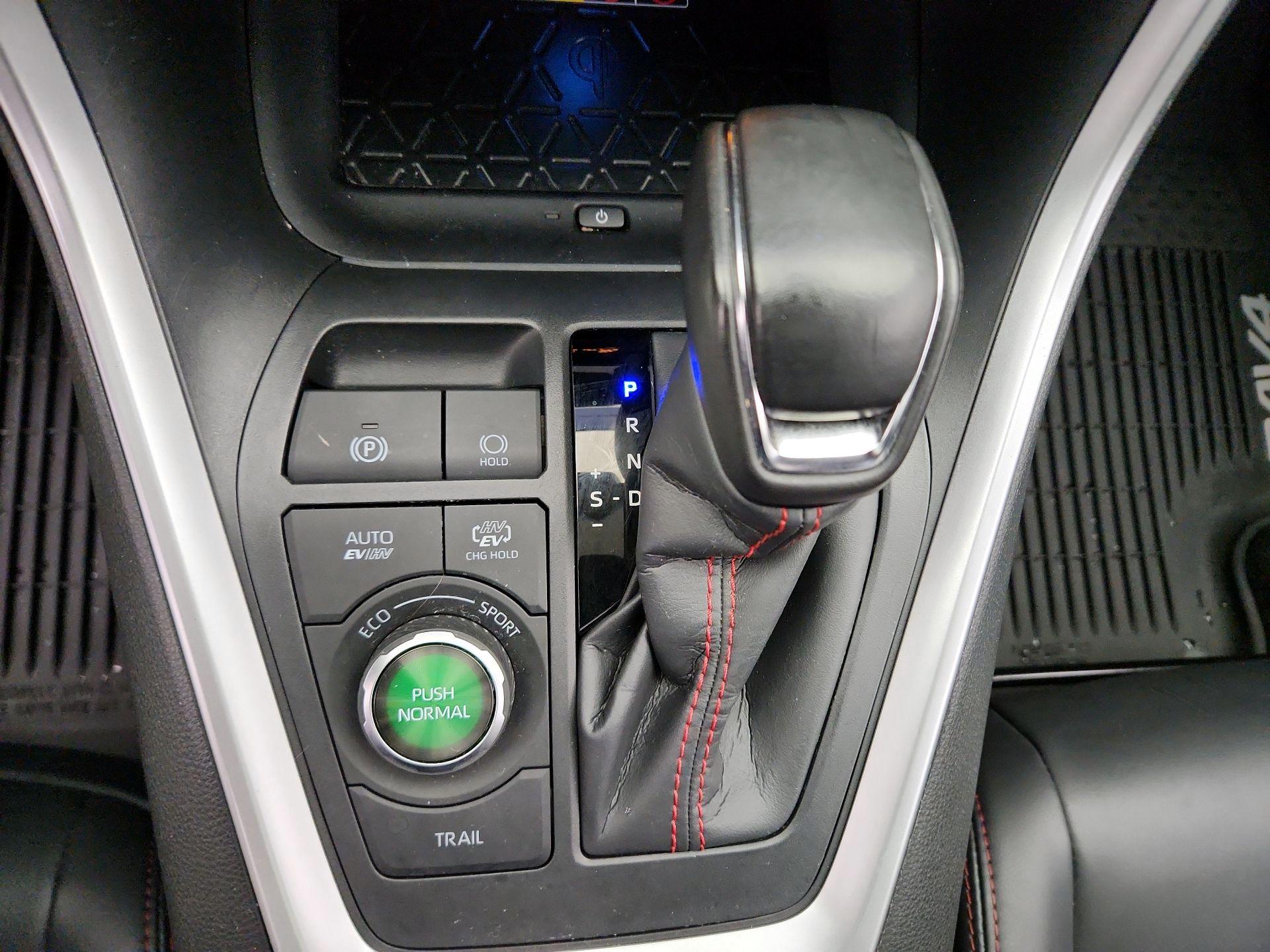 Thumbnail: 2023 Toyota RAV4 - 17