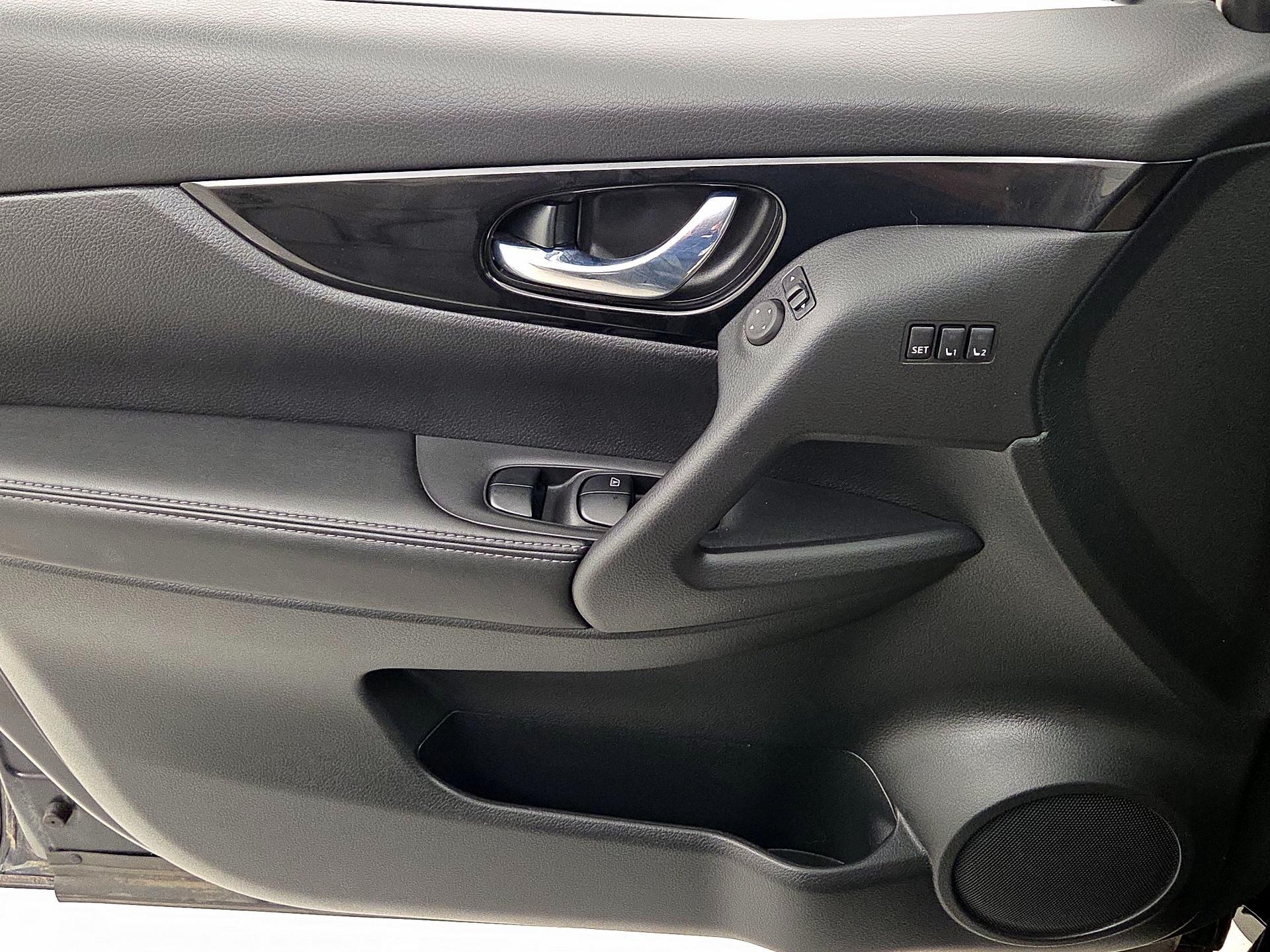 Thumbnail: 2022 Nissan Rogue Sport - 10