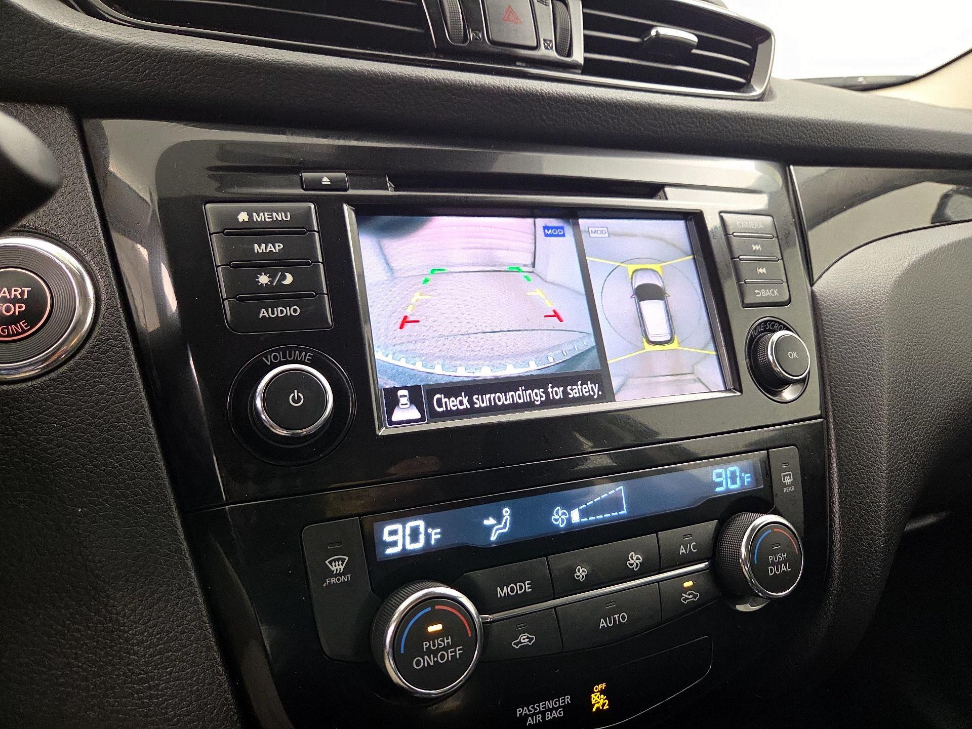 Thumbnail: 2022 Nissan Rogue Sport - 13