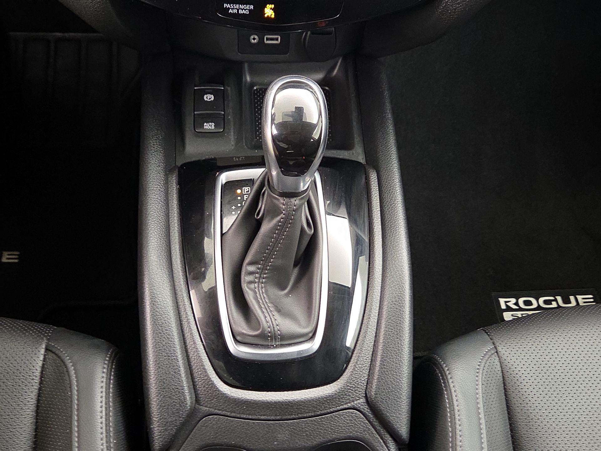 Thumbnail: 2022 Nissan Rogue Sport - 16