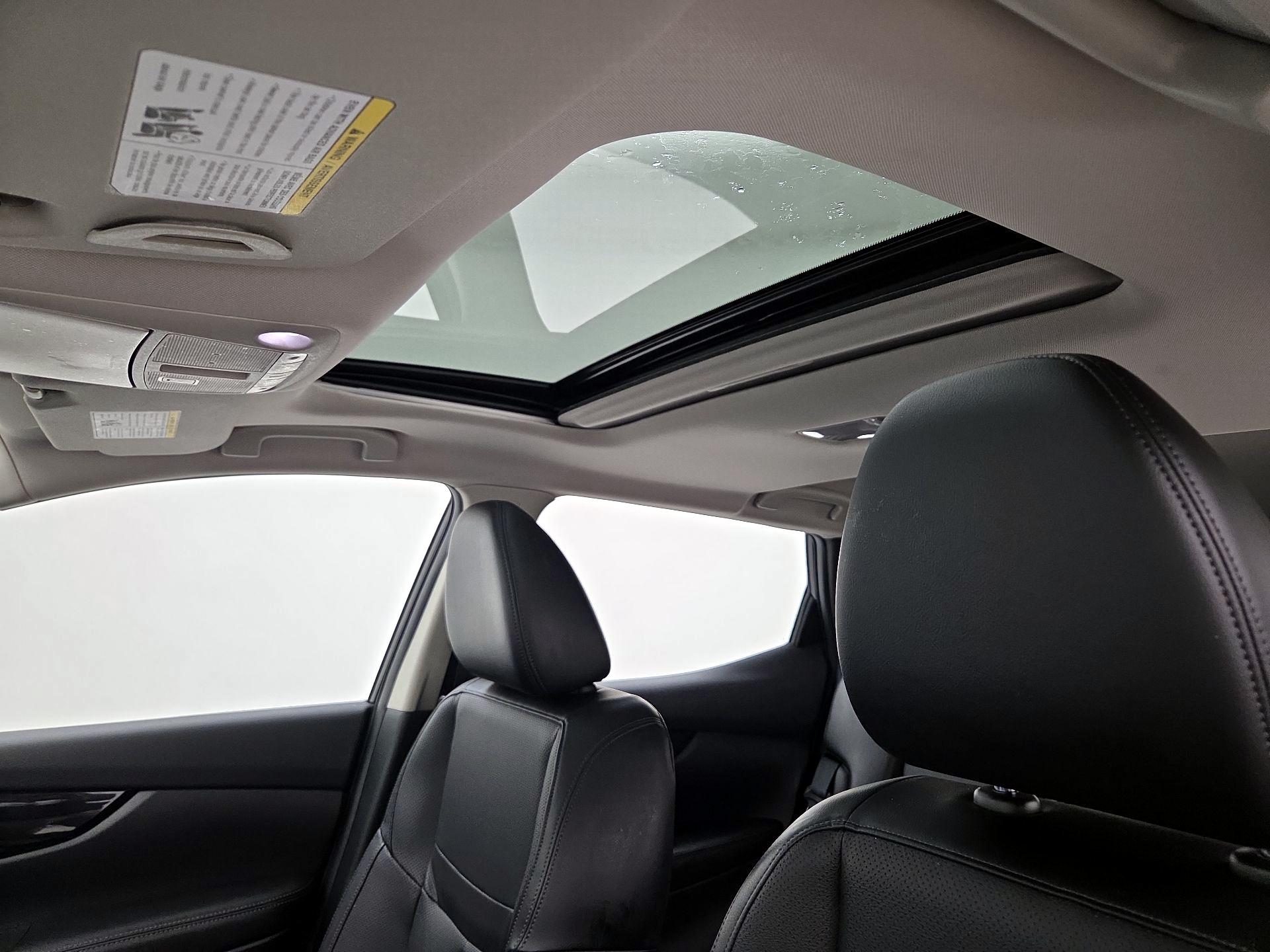 Thumbnail: 2022 Nissan Rogue Sport - 18