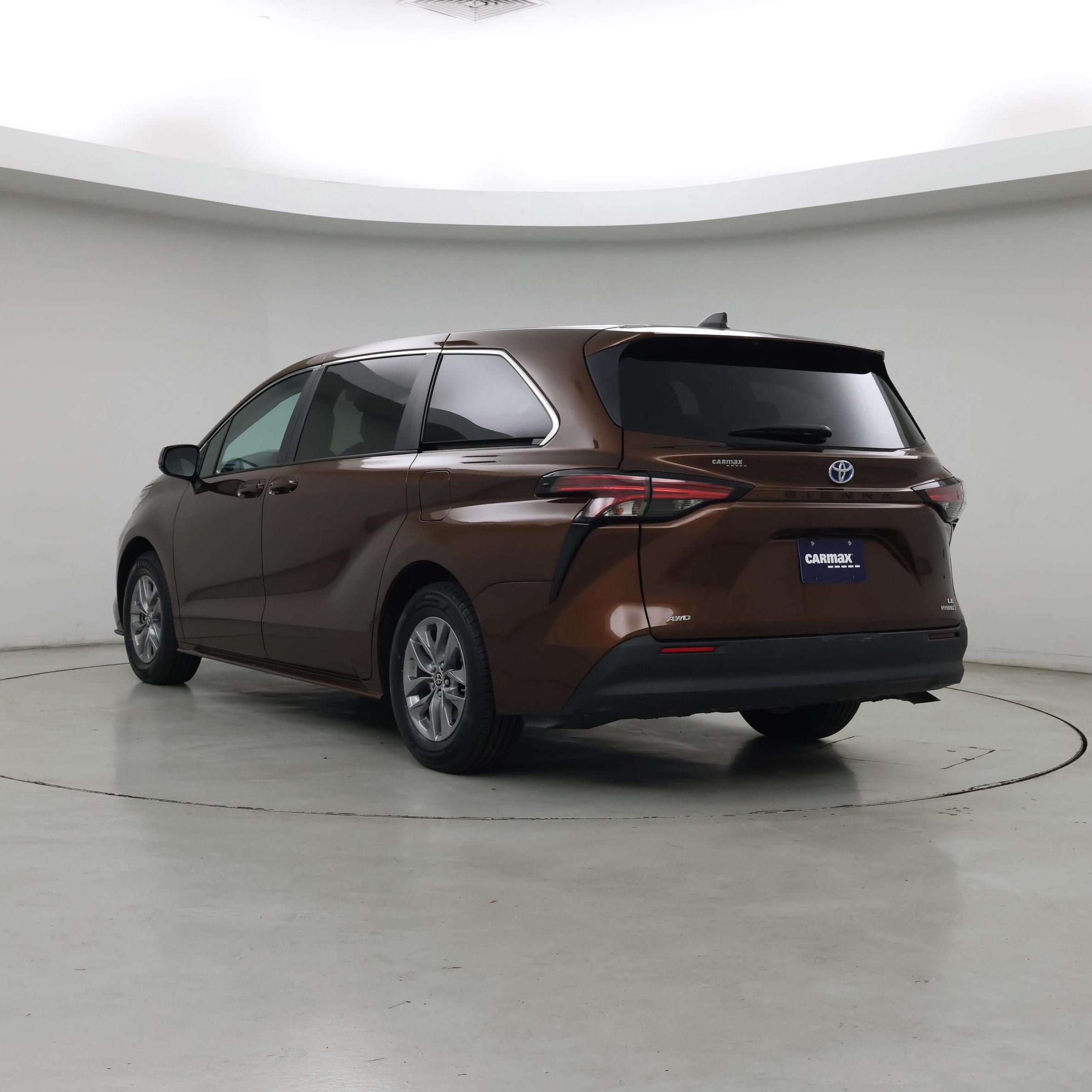 Thumbnail: 2022 Toyota Sienna - 2