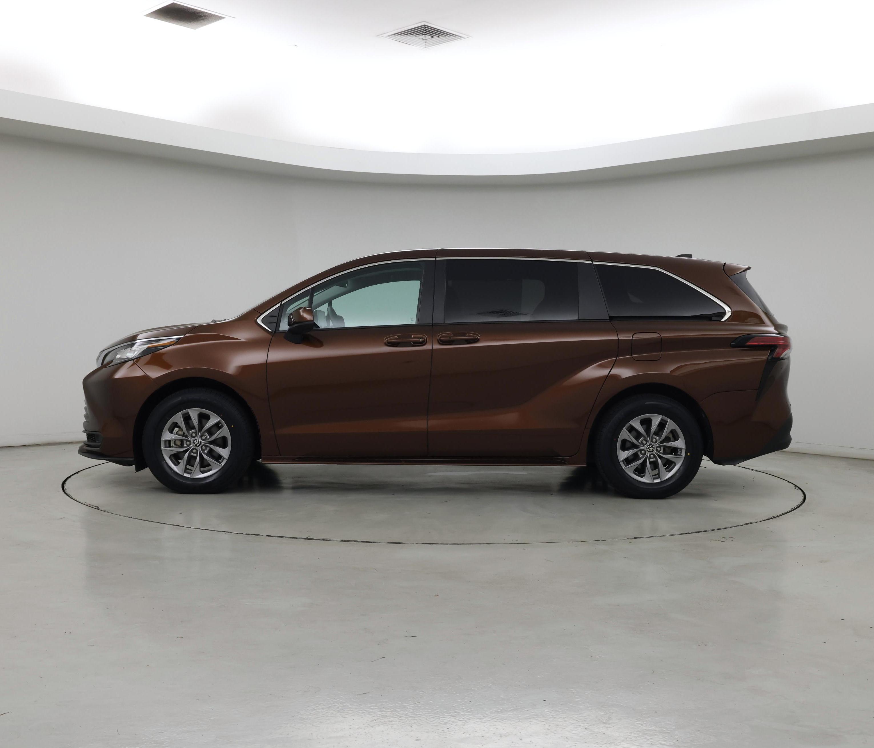 Thumbnail: 2022 Toyota Sienna - 3