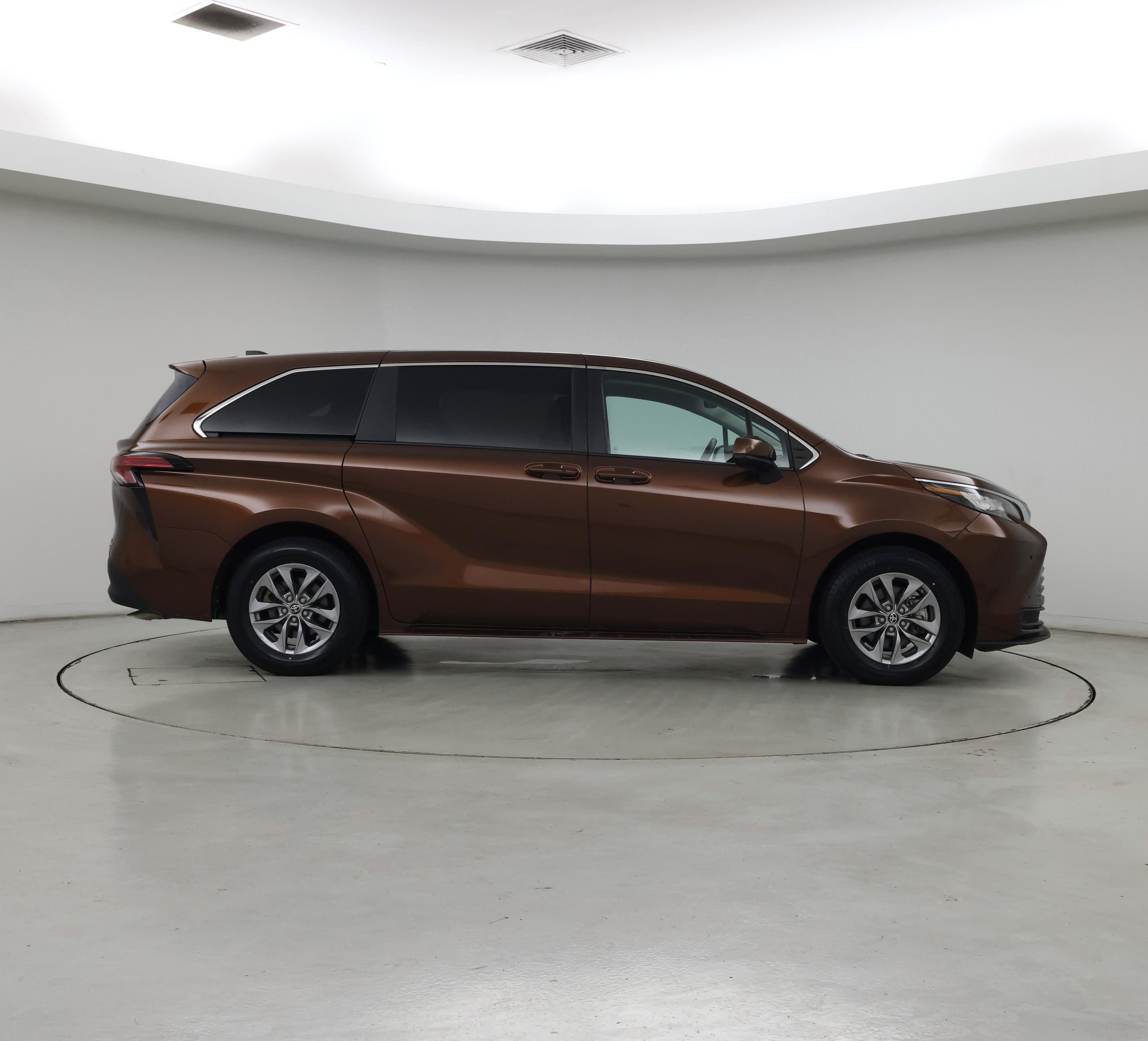 Thumbnail: 2022 Toyota Sienna - 7