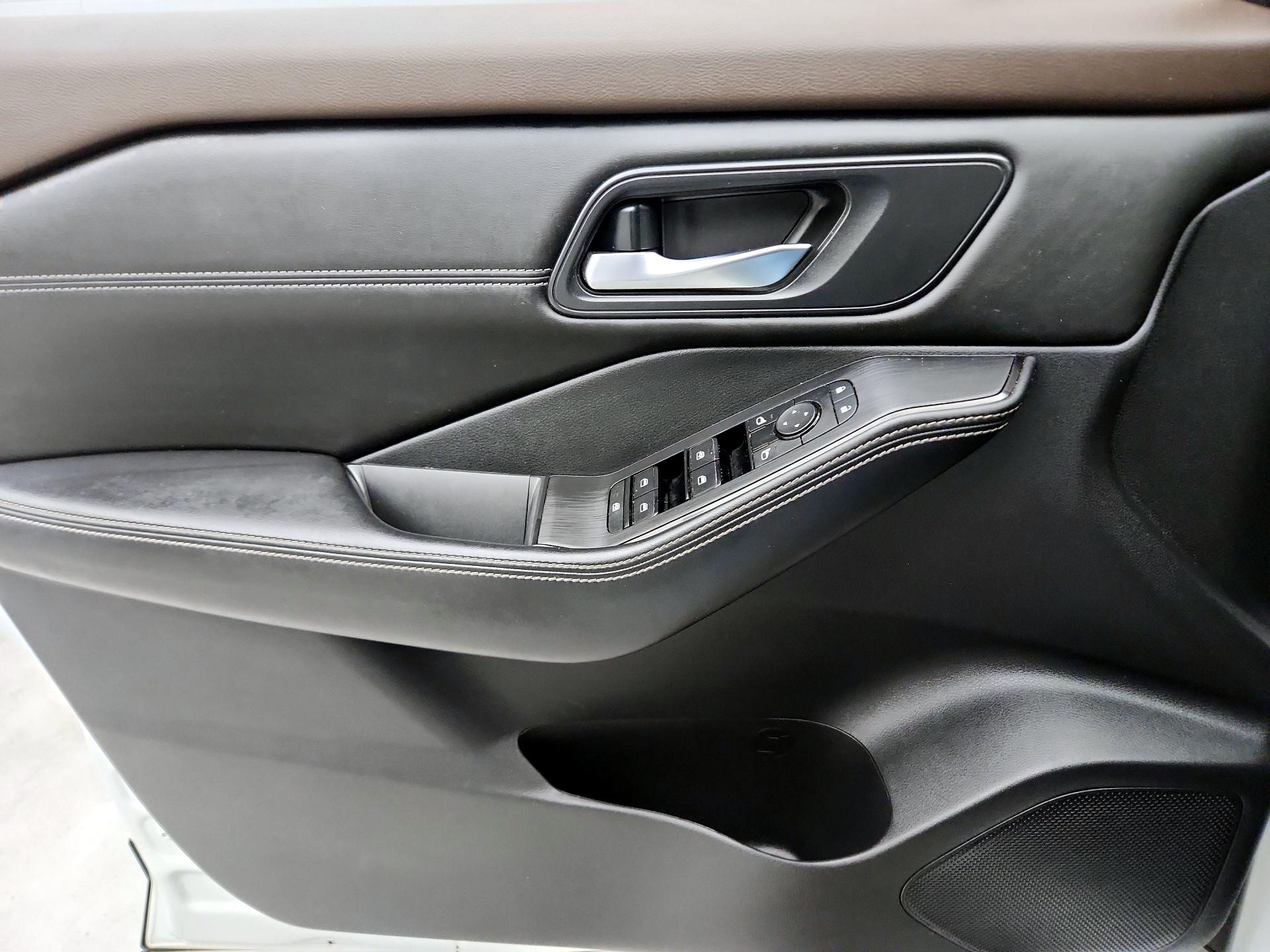 Thumbnail: 2022 Nissan Rogue - 12